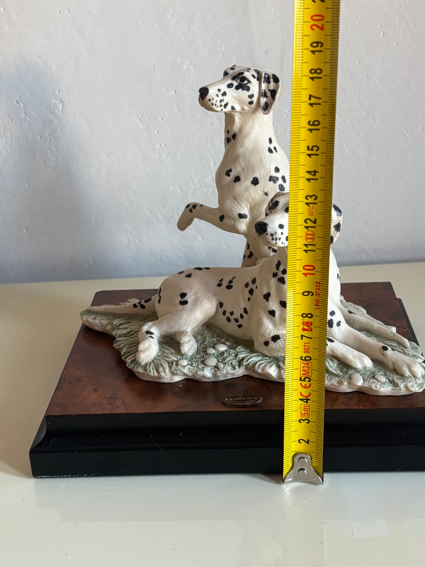 Giuseppe Armani „Dalmatians“ – Porzellanfigur, signiert, mit Originalsockel, restauriert