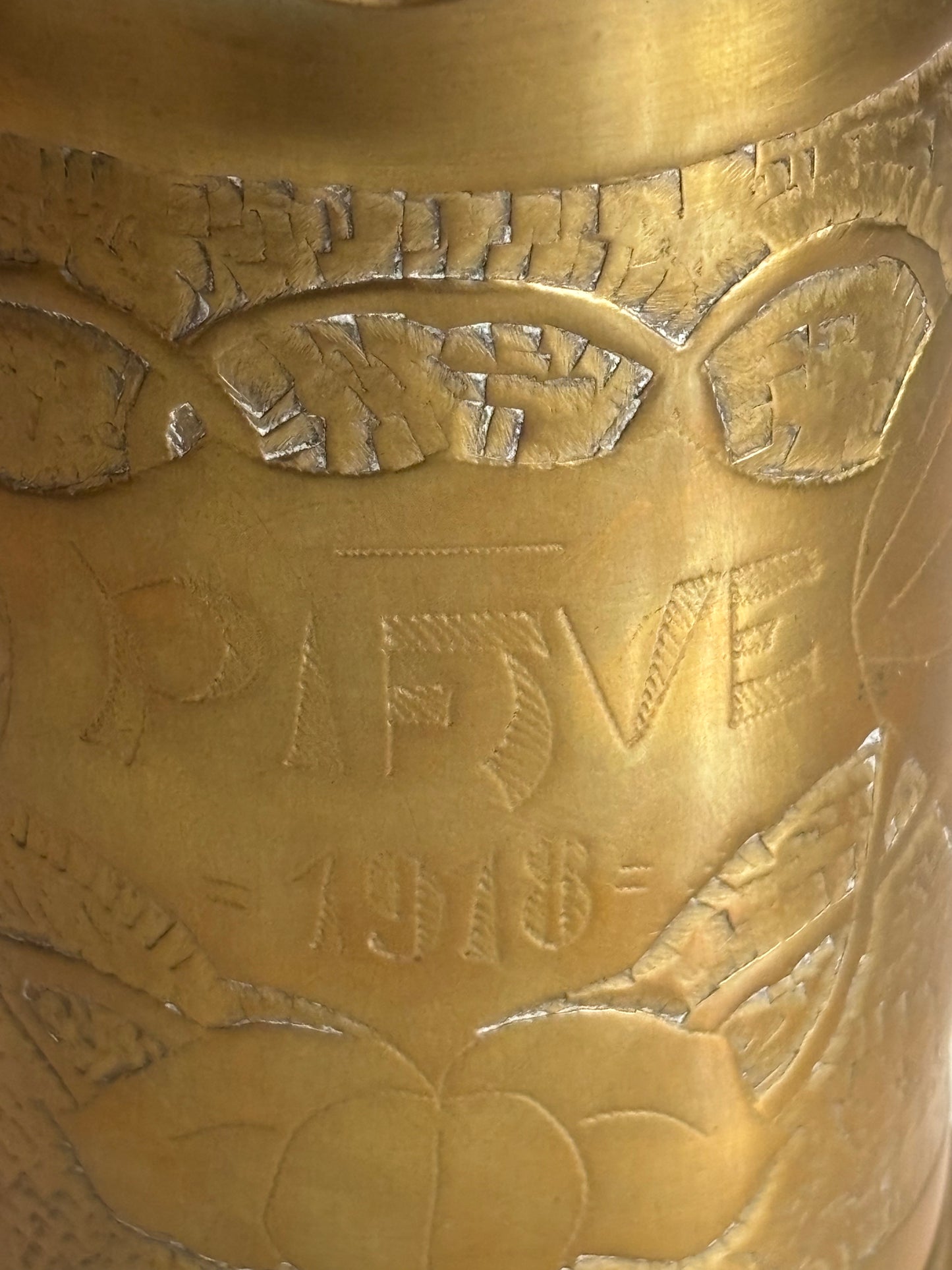 German Shell Case (1915) Converted into a Vase with “Piave 1918” Engraving – Authentic World War I Trench Art