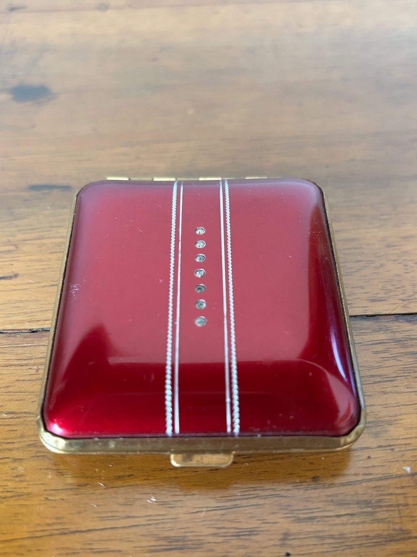 Porta trucchi compatto vintage rosso – Accessorio elegante da collezione