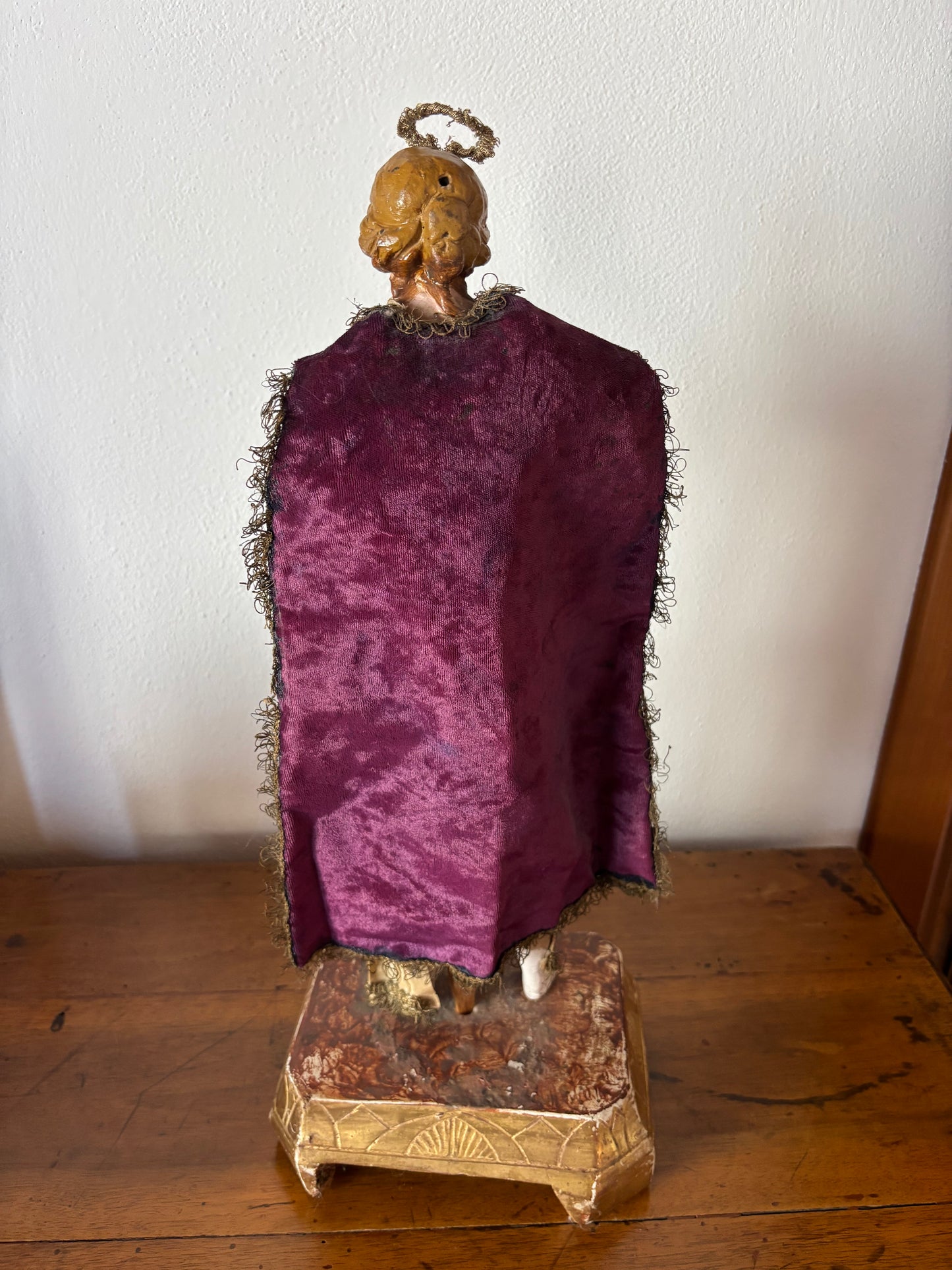 Antike Heiligenstatue aus Terrakotta mit Strohkörper und Glasaugen