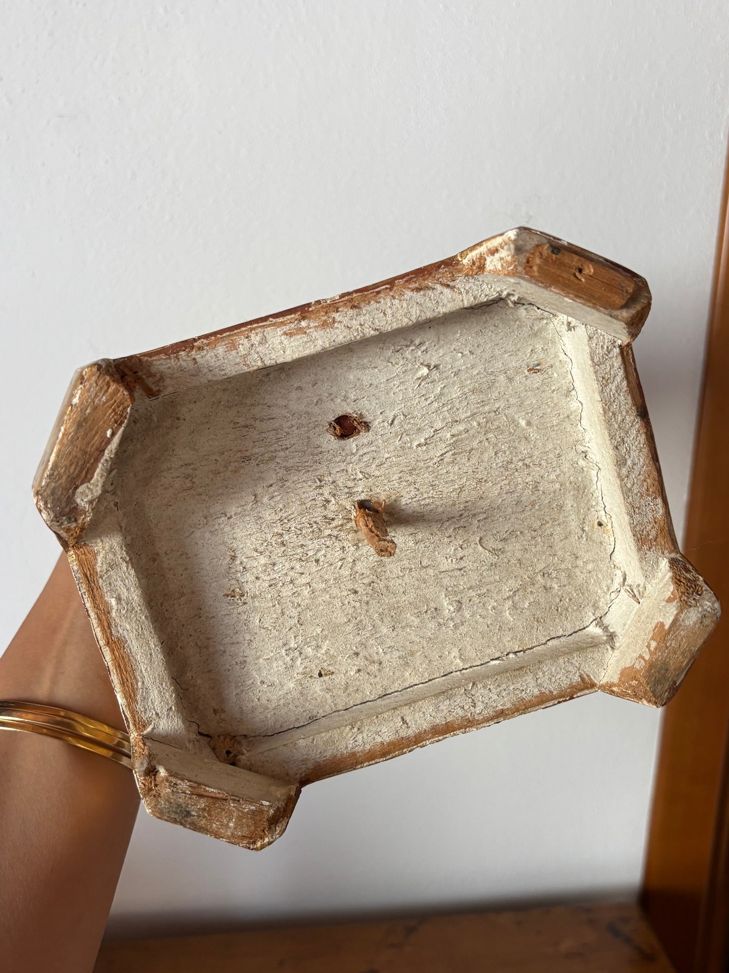Antike Heiligenstatue aus Terrakotta mit Strohkörper und Glasaugen