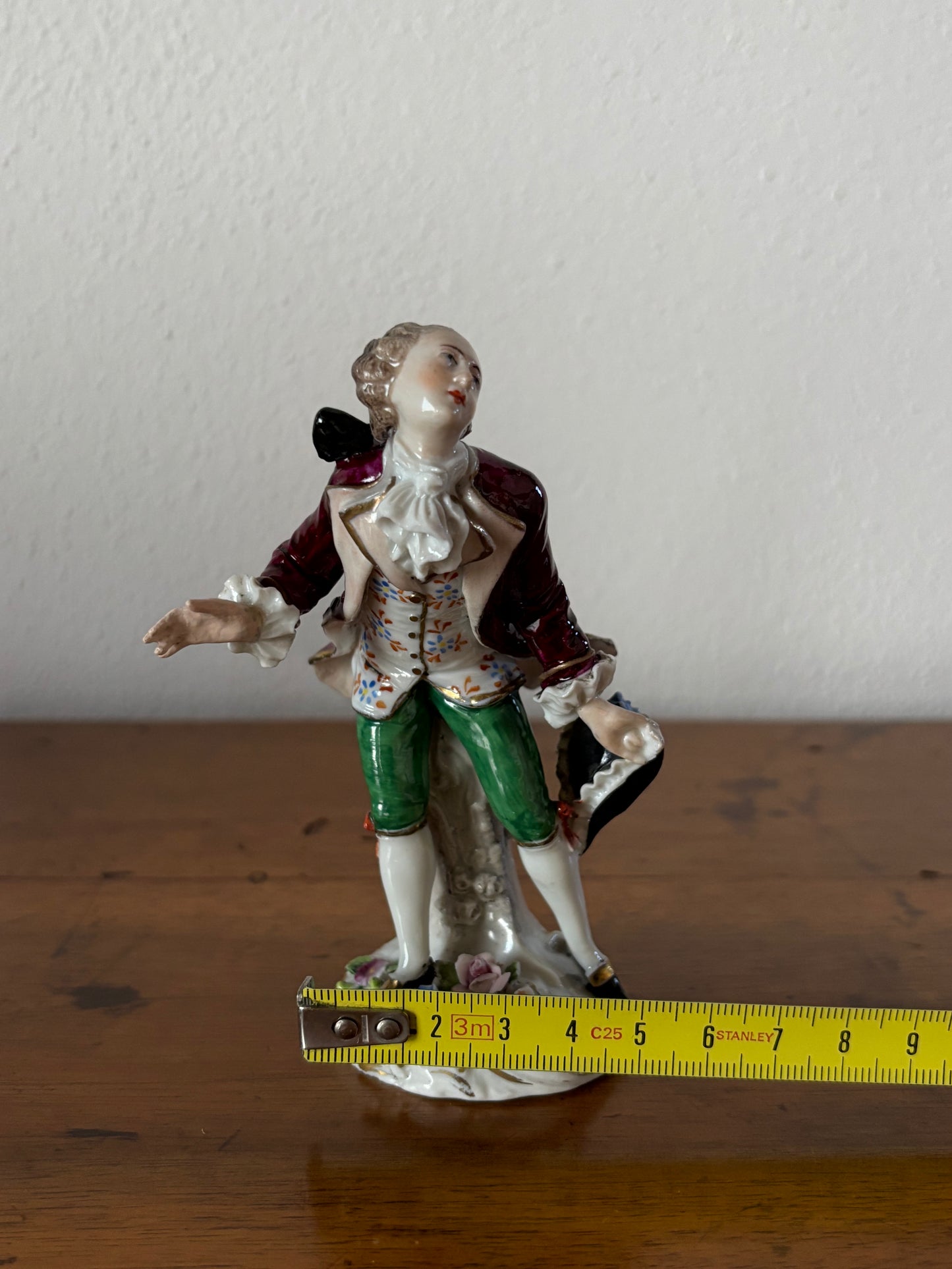 Statuetta in Ceramica Vintage con Marchio N Coronata