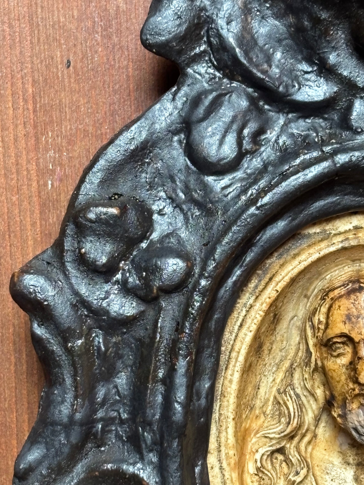 Wall Holy Water Font in Wood and Stucco with Insert Likely in Meerschaum Depicting Christ – Mid-19th Century (circa 1850–1870)