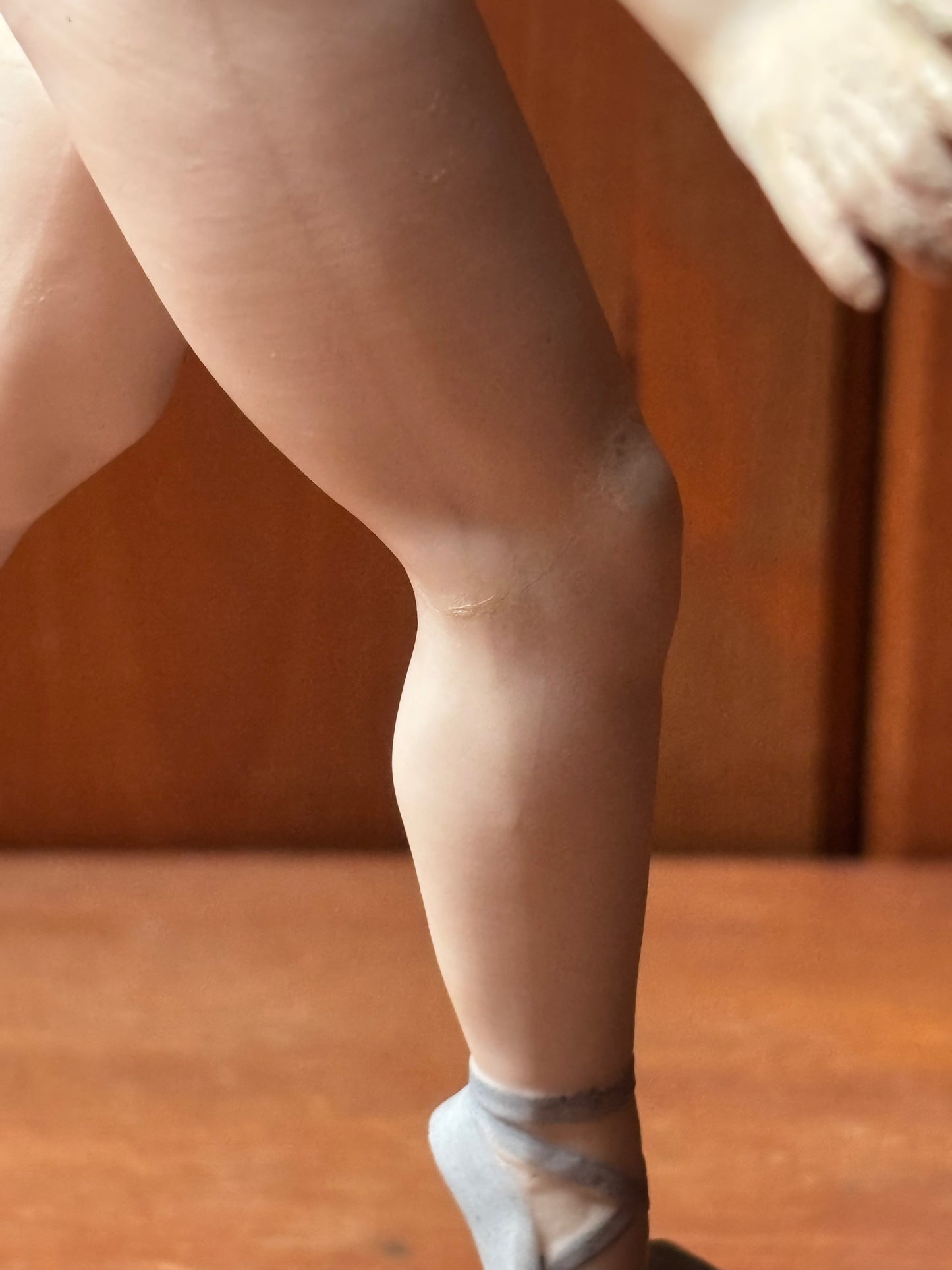 Figura di ballerina in porcellana con braccia mobili – metà XX secolo