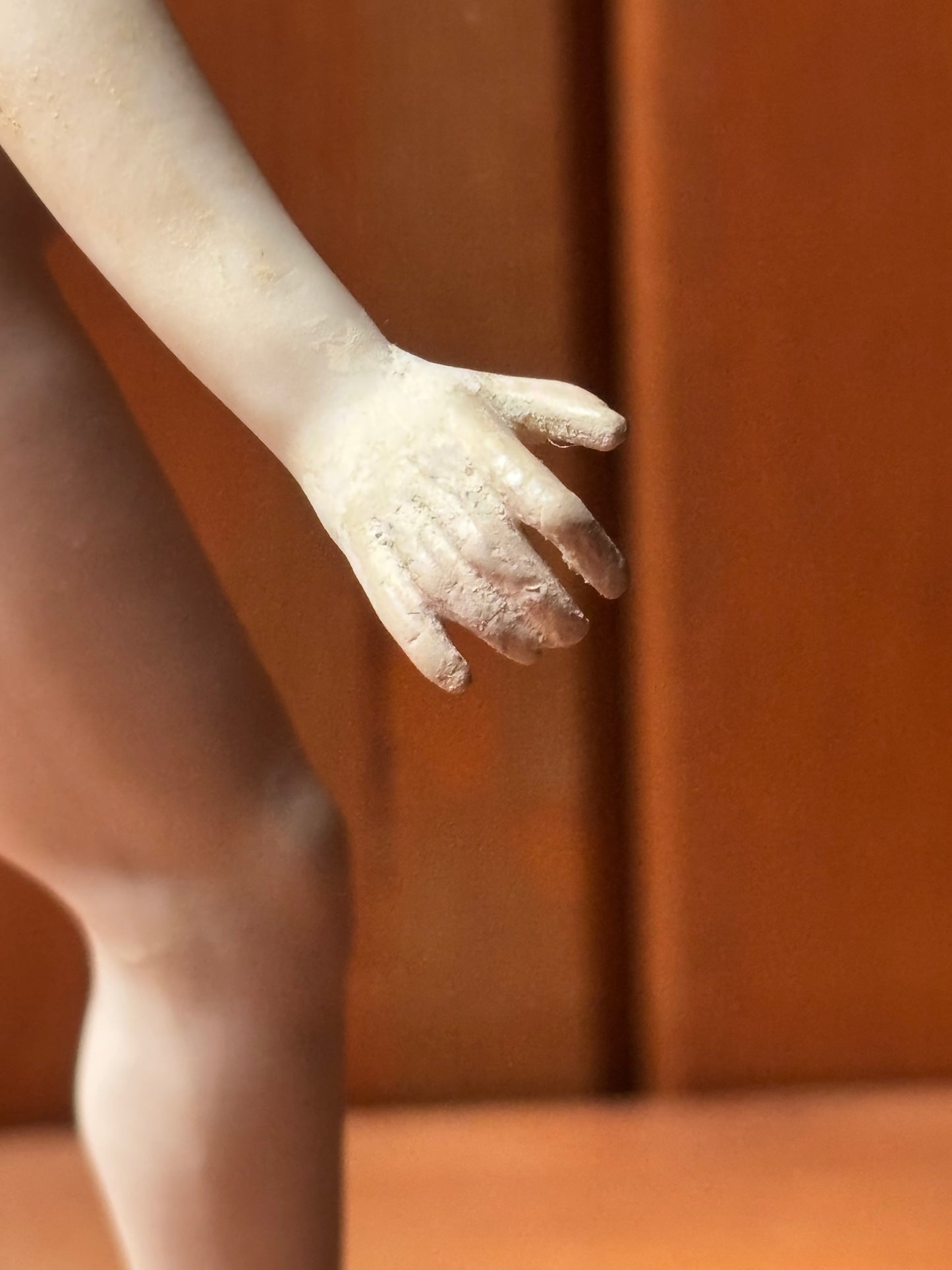 Figura di ballerina in porcellana con braccia mobili – metà XX secolo