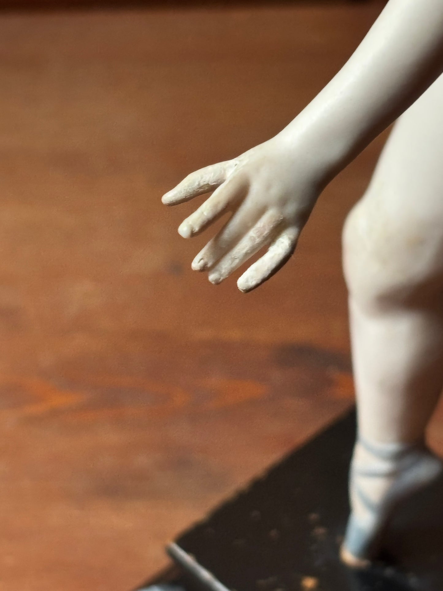 Figura di ballerina in porcellana con braccia mobili – metà XX secolo