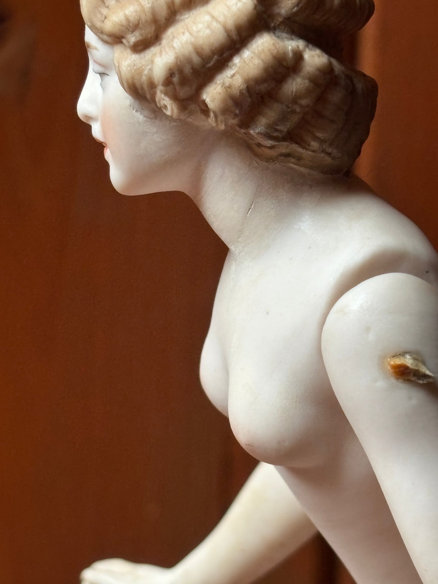 Figura di ballerina in porcellana con braccia mobili – metà XX secolo