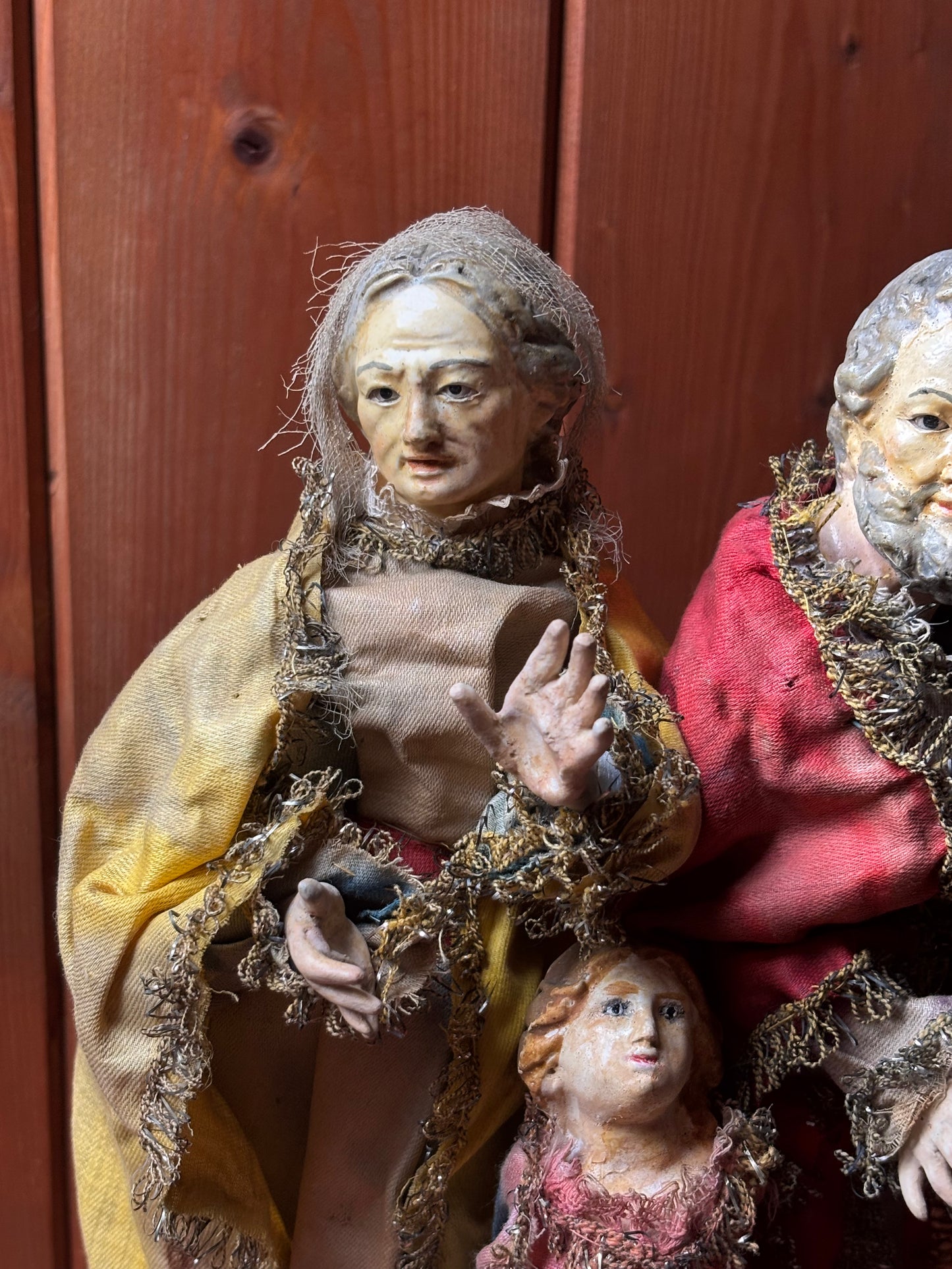 Gruppo di Sant’Anna, San Gioacchino e la Madonna bambina in terracotta policroma e tessuto – ambito italiano, XIX secolo