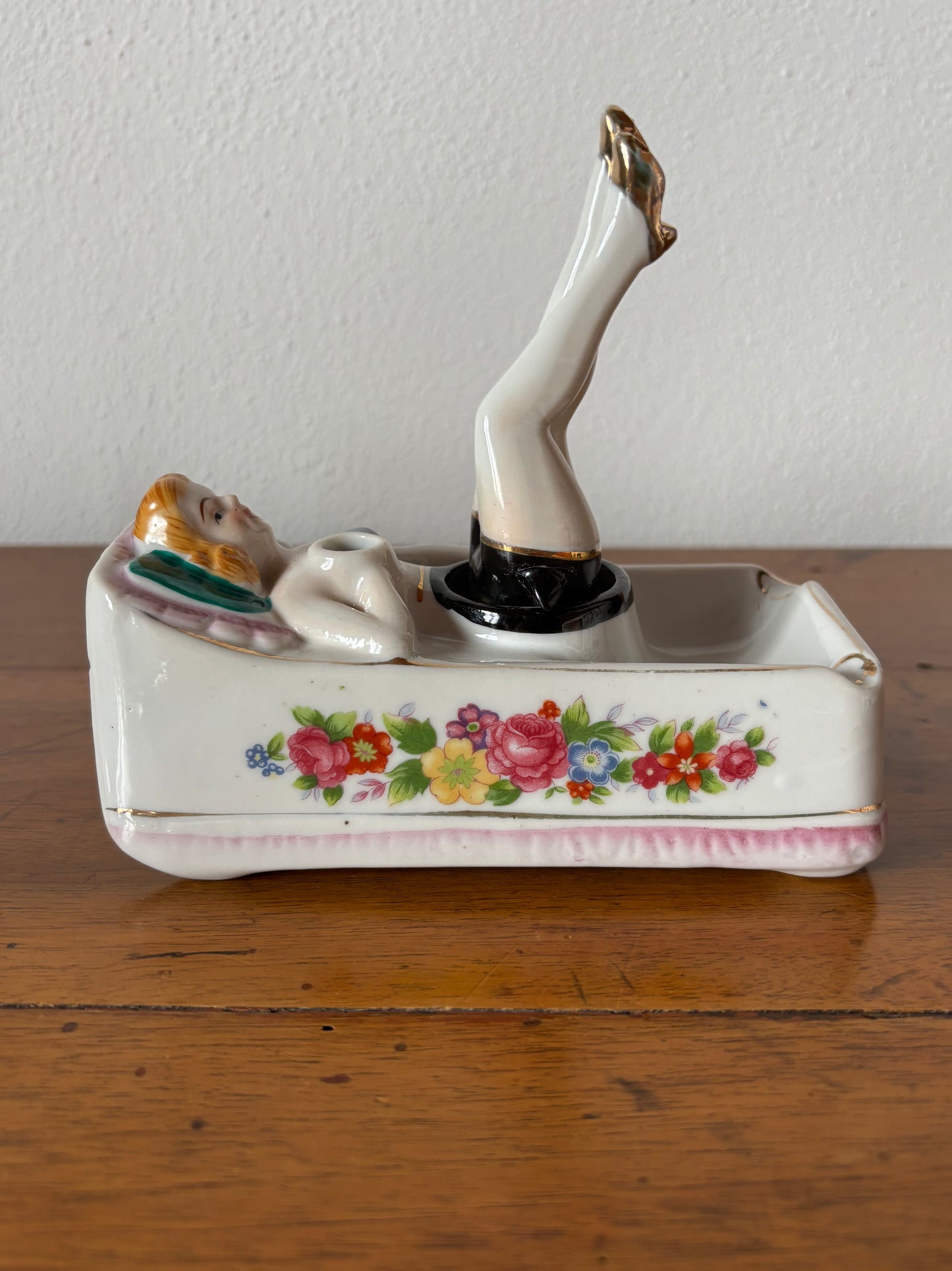Vintage Ceramic Ashtray – Mid-20th Century Pin-Up Lady with Moving Legs