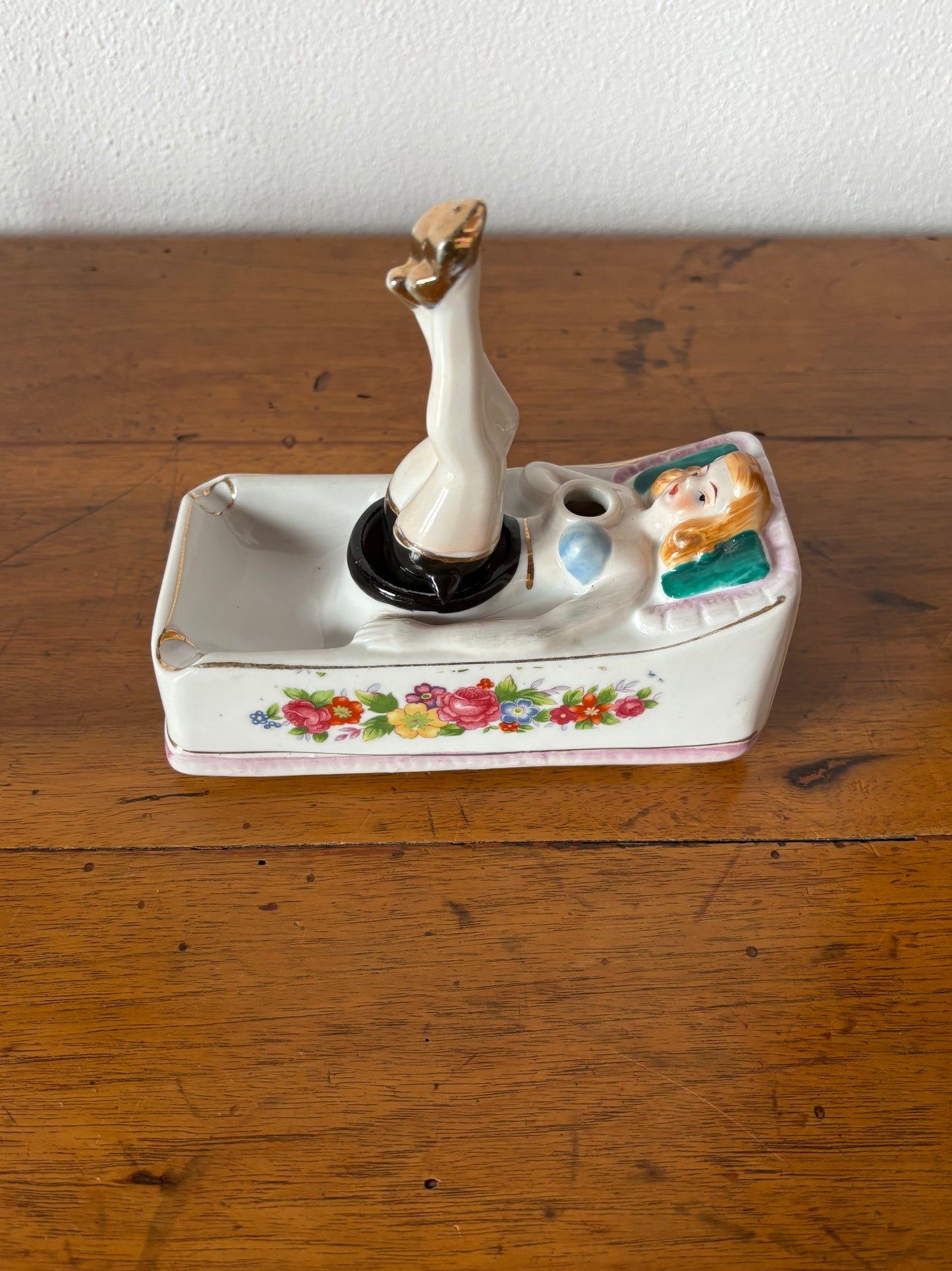 Vintage Ceramic Ashtray – Mid-20th Century Pin-Up Lady with Moving Legs