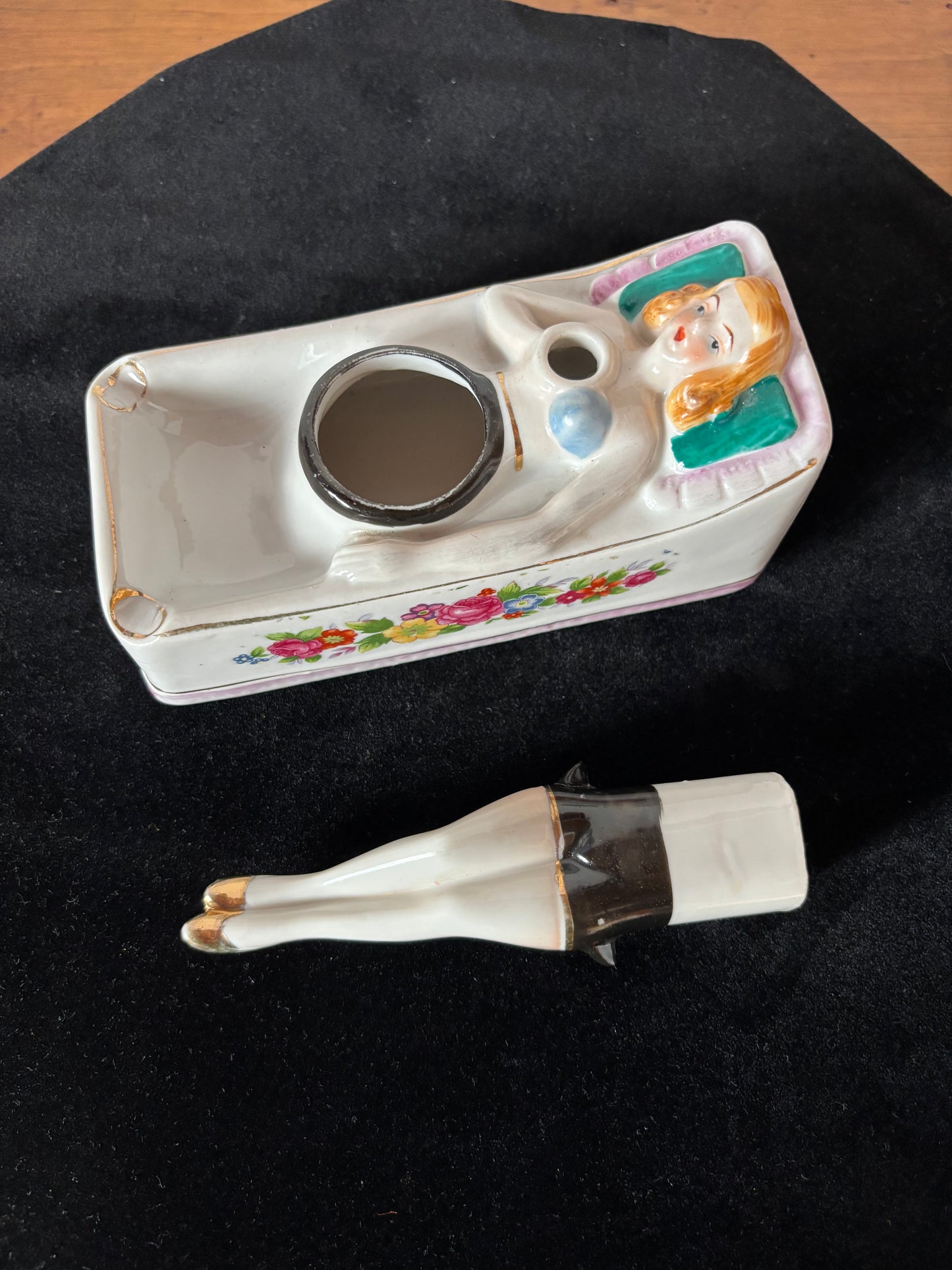 Vintage Ceramic Ashtray – Mid-20th Century Pin-Up Lady with Moving Legs