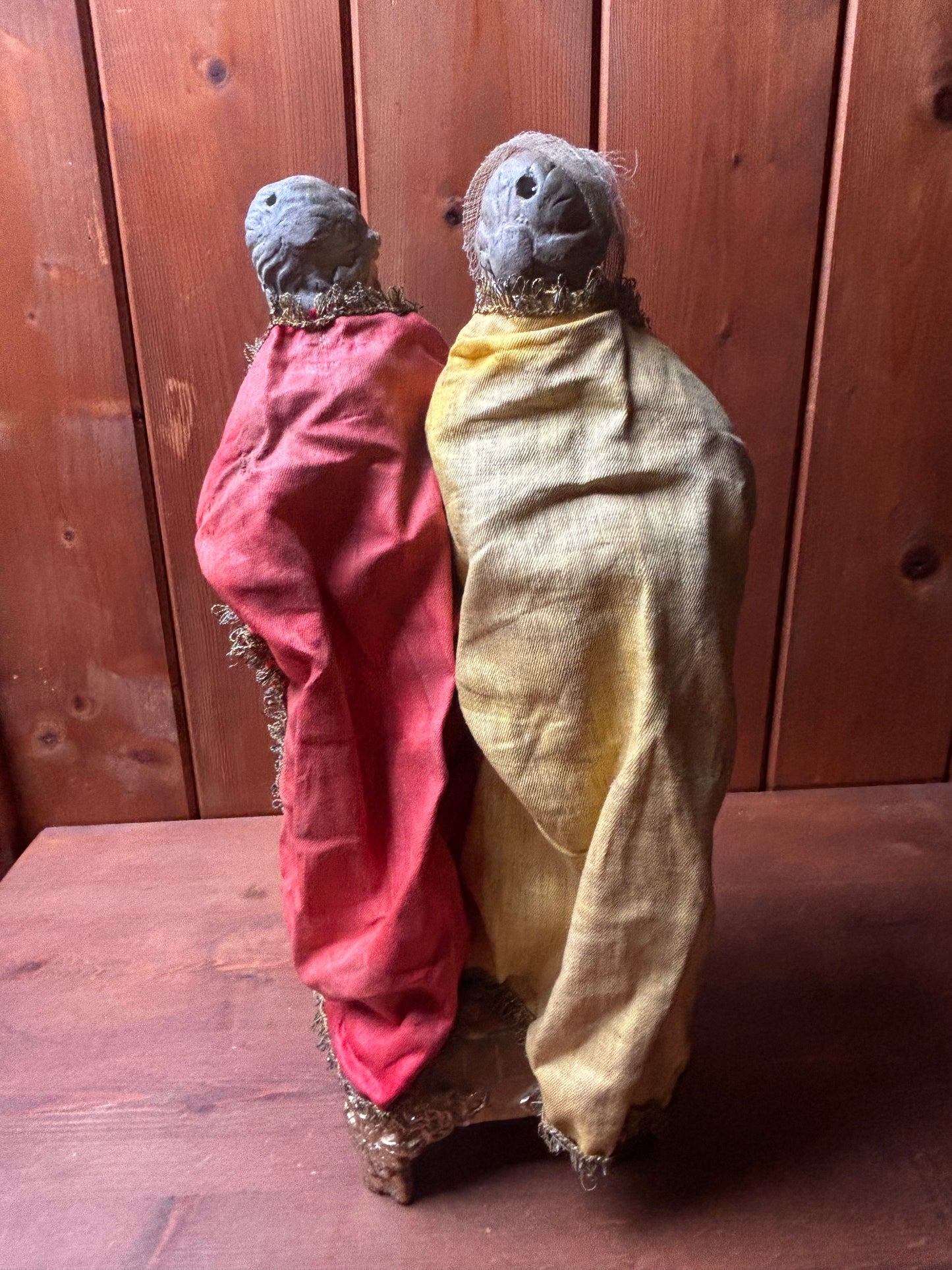 Gruppo di Sant’Anna, San Gioacchino e la Madonna bambina in terracotta policroma e tessuto – ambito italiano, XIX secolo