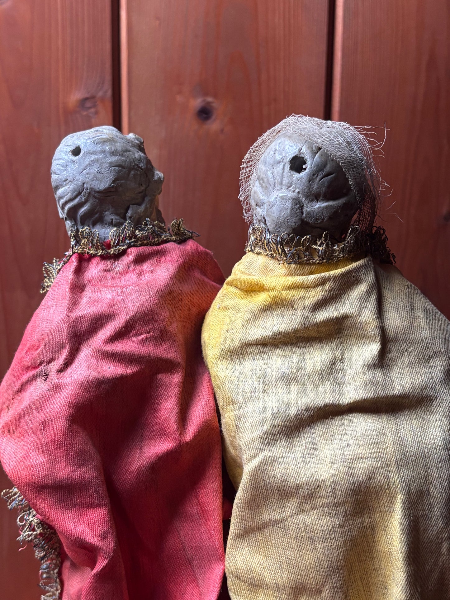 Gruppo di Sant’Anna, San Gioacchino e la Madonna bambina in terracotta policroma e tessuto – ambito italiano, XIX secolo