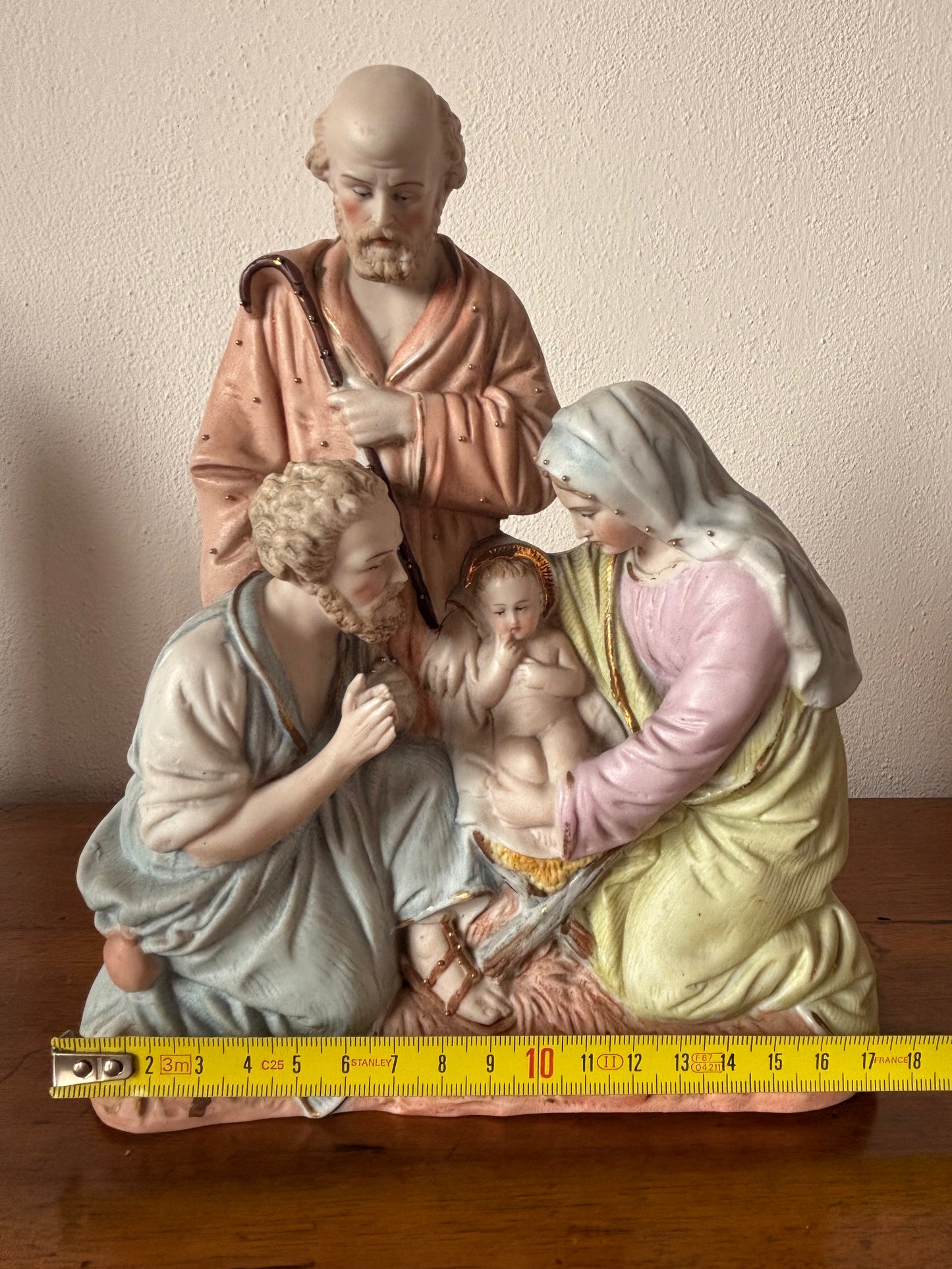 Statuetta della Sacra Famiglia in ceramica bisquit