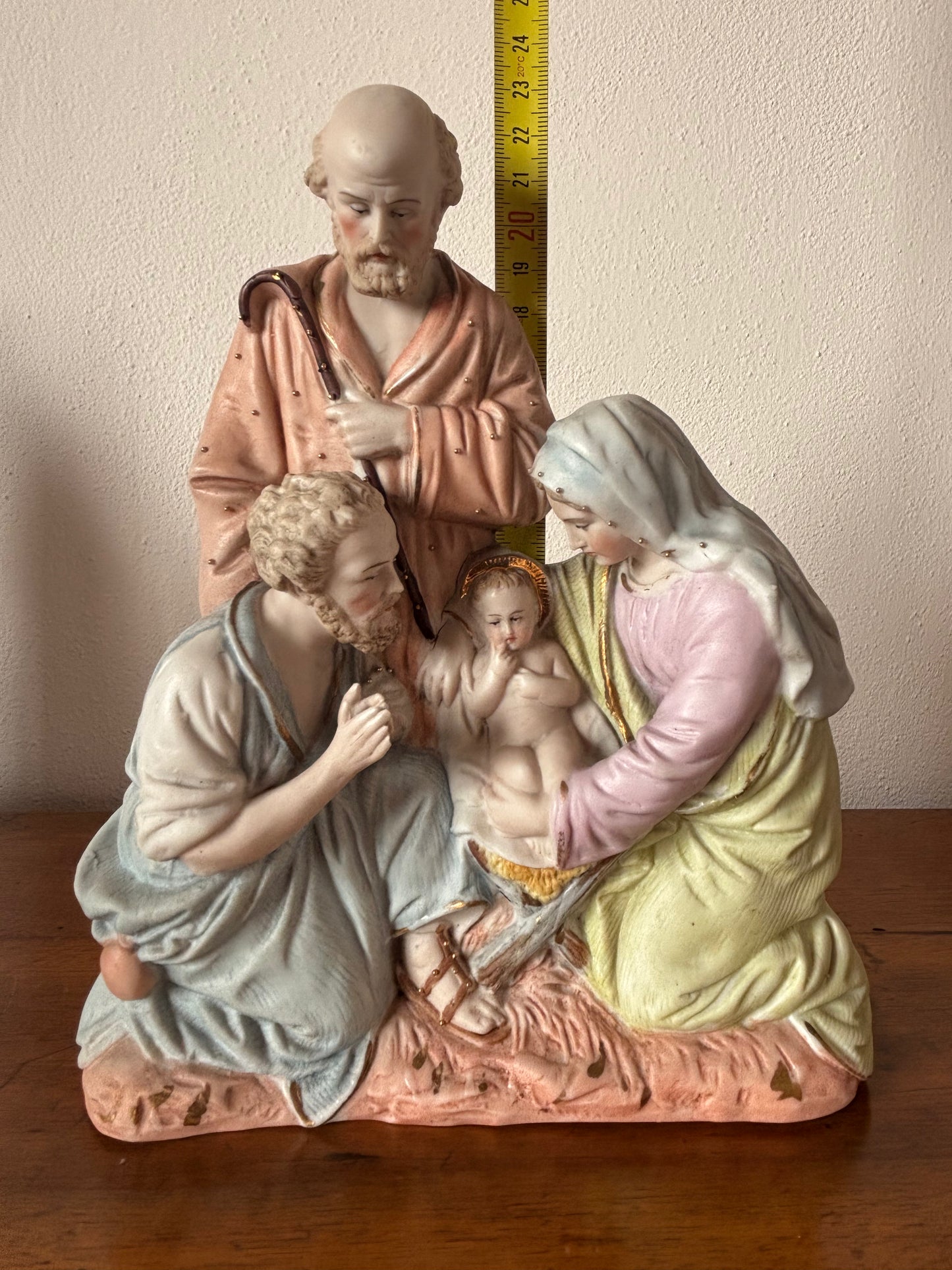 Statuetta della Sacra Famiglia in ceramica bisquit