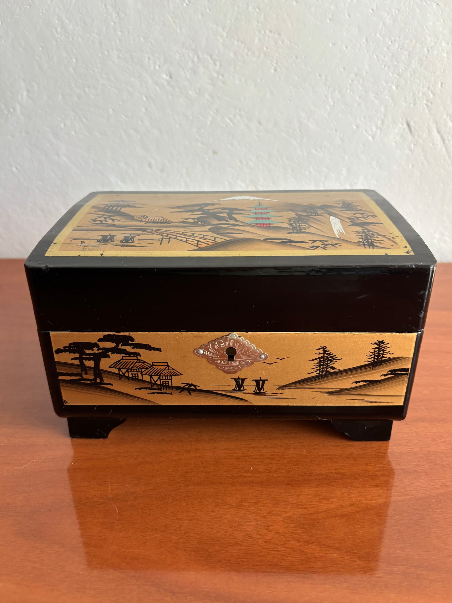 Portagioie giapponese vintage laccato nero e oro con carillon e ballerina rotante