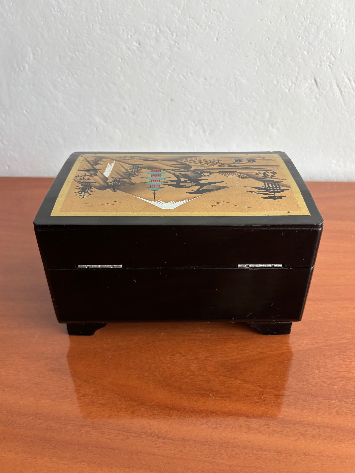 Portagioie giapponese vintage laccato nero e oro con carillon e ballerina rotante