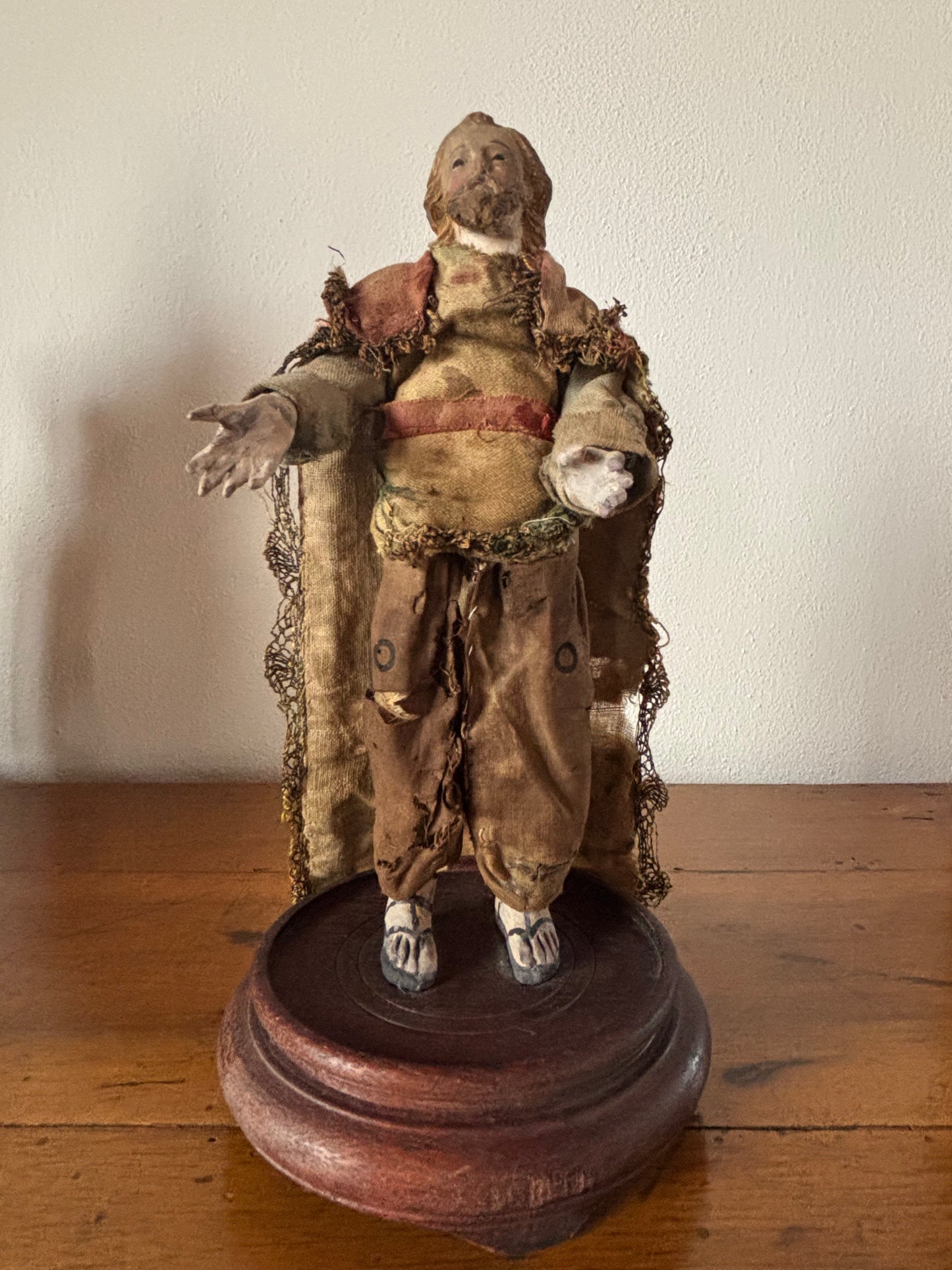 Neapolitanische Krippenfigur aus Terrakotta mit Glasaugen – Handgefertigte Figur aus vergangener Epoche