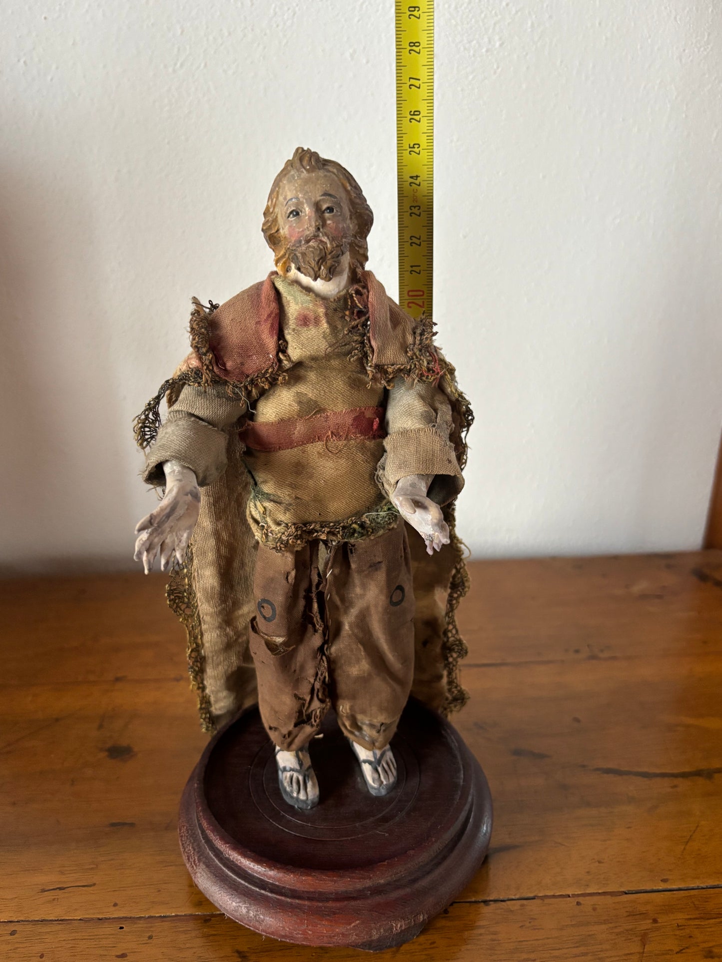 Neapolitanische Krippenfigur aus Terrakotta mit Glasaugen – Handgefertigte Figur aus vergangener Epoche