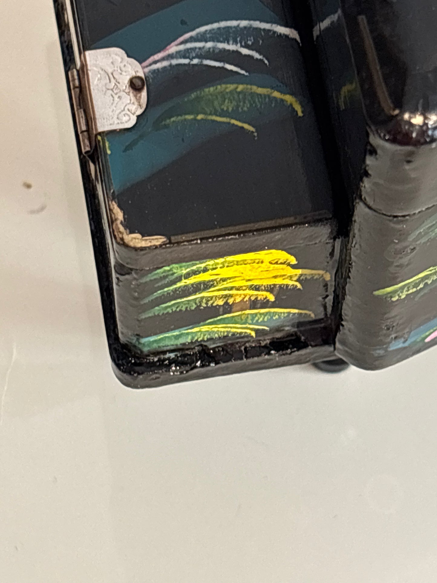 Vintage piano-shaped music box with magnetic ballerina, with key, working