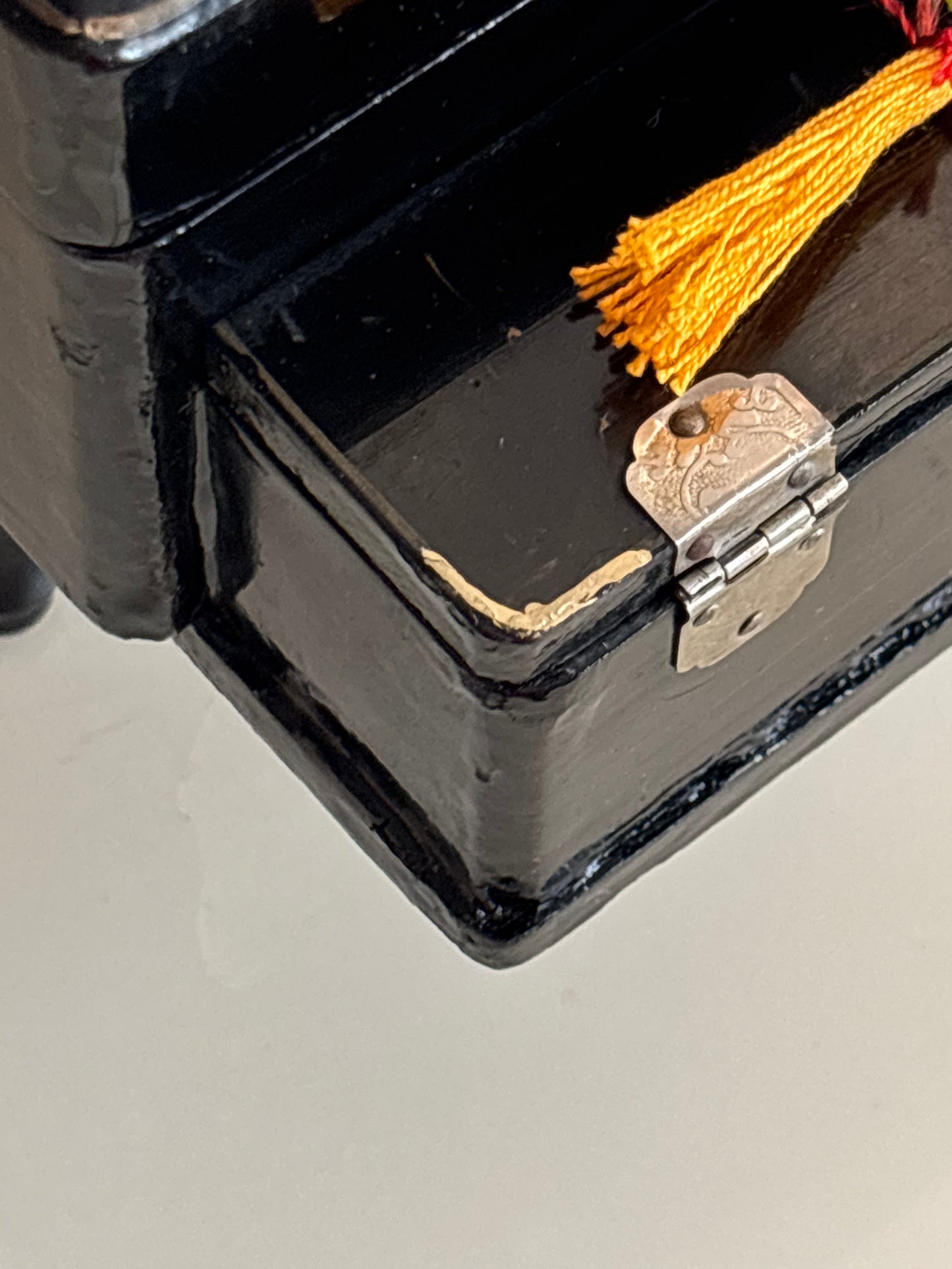 Vintage piano-shaped music box with magnetic ballerina, with key, working