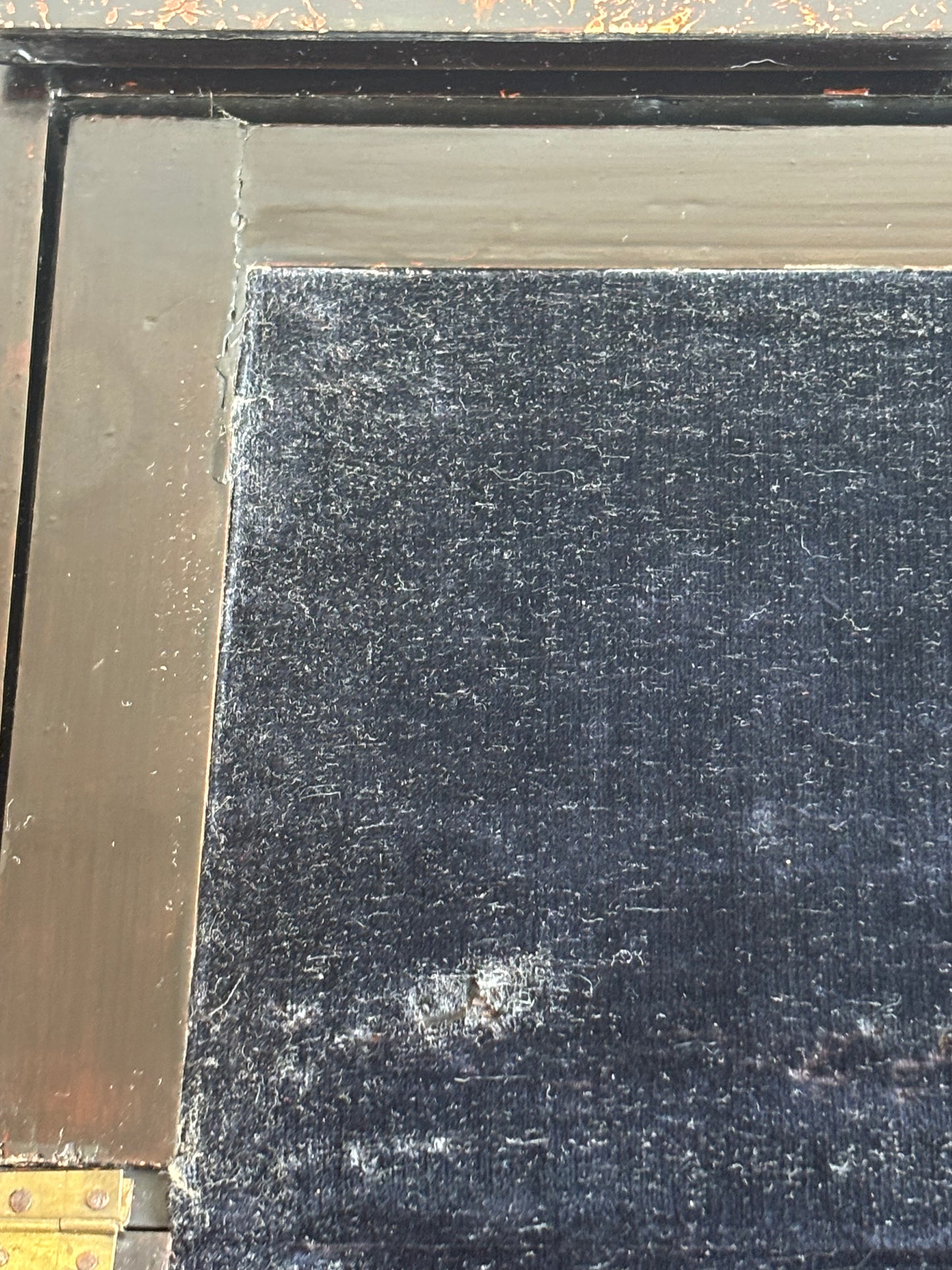 Scrittoio Portatile Asiatico Antico in Legno Laccato con Decorazioni Floreali e Uccelli | Writing Slope da Viaggio