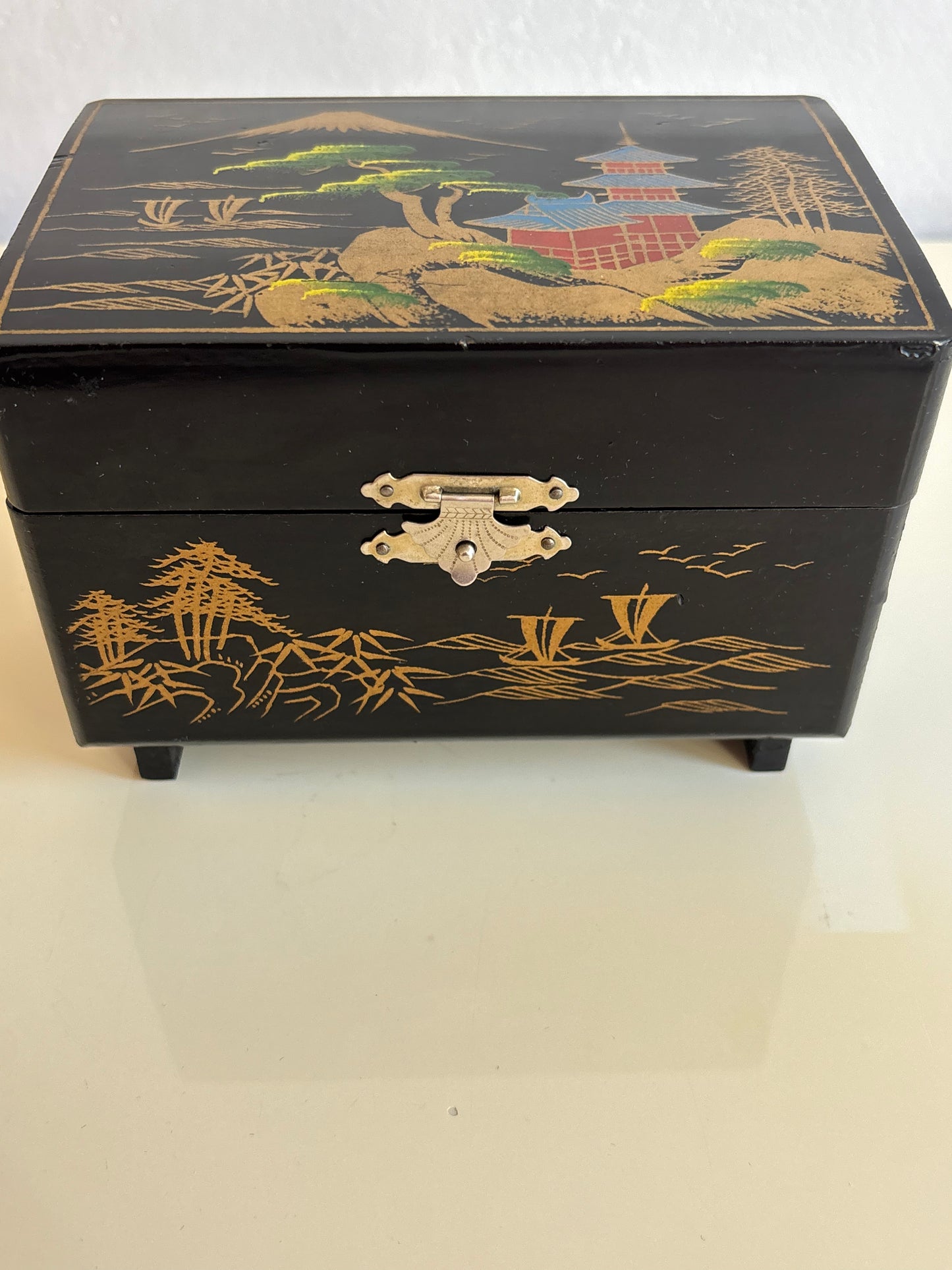 Vintage-Spieluhr mit rotierender Ballerina und „Der Pate“-Melodie