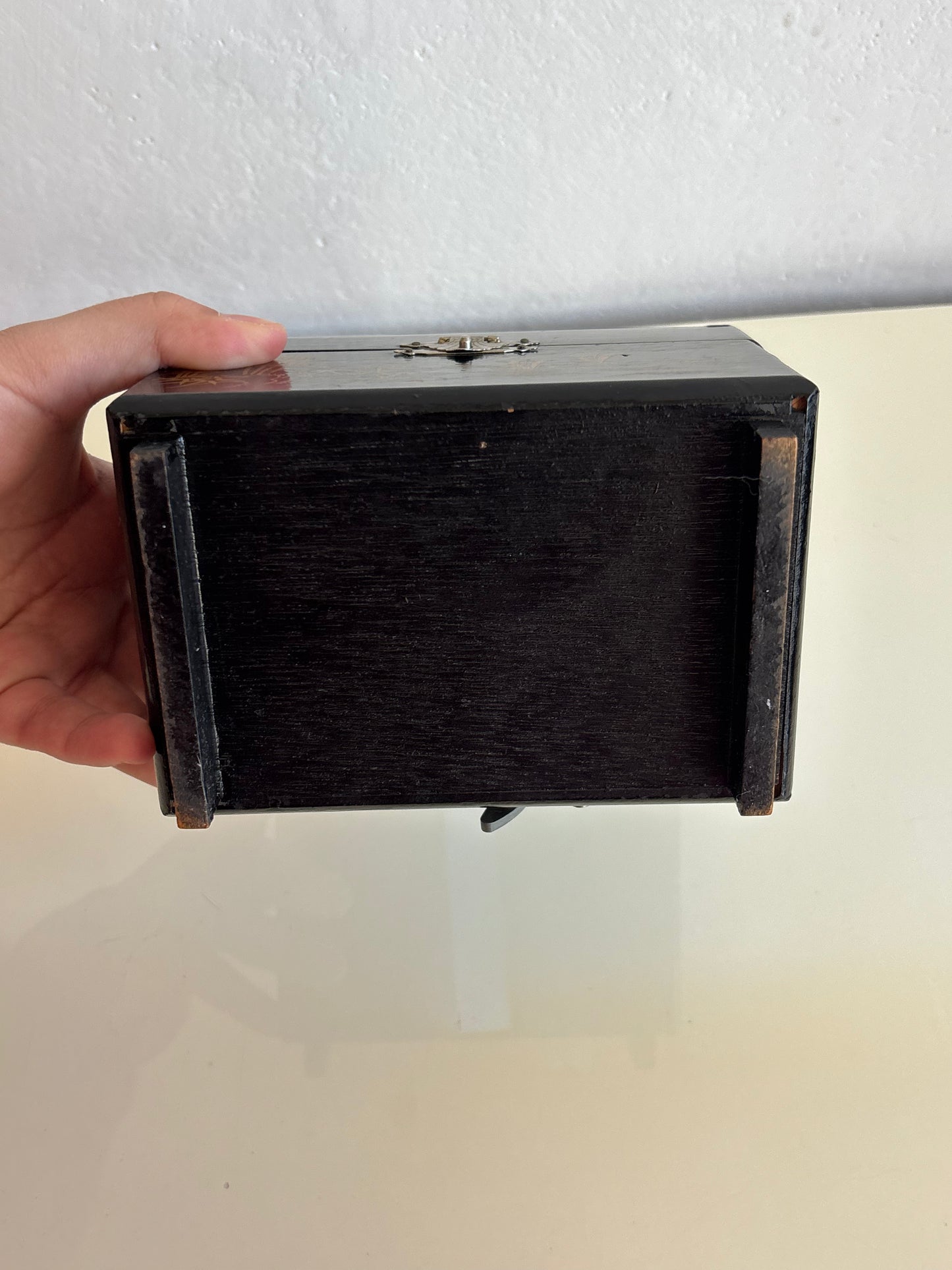 Vintage-Spieluhr mit rotierender Ballerina und „Der Pate“-Melodie