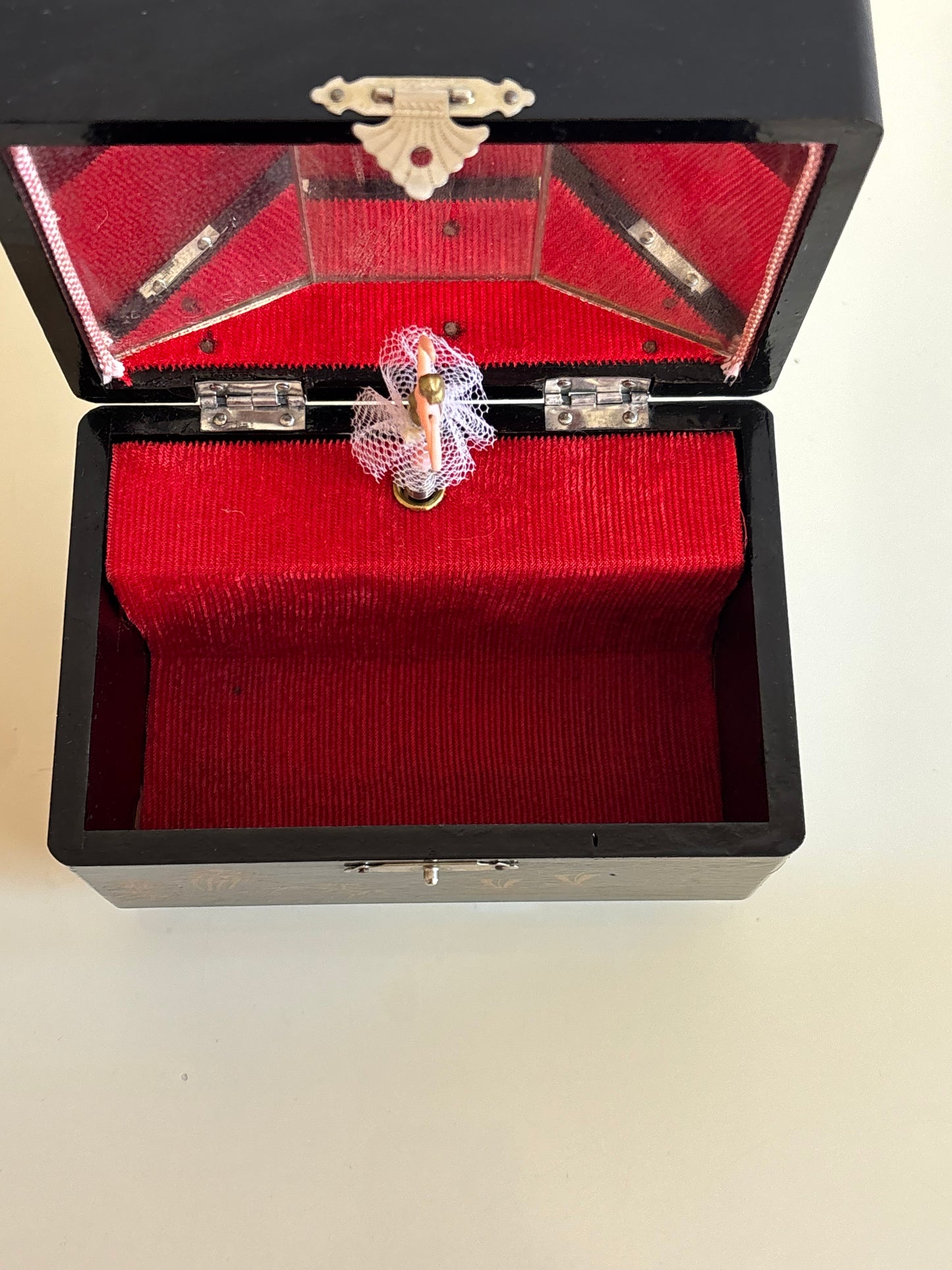 Vintage-Spieluhr mit rotierender Ballerina und „Der Pate“-Melodie