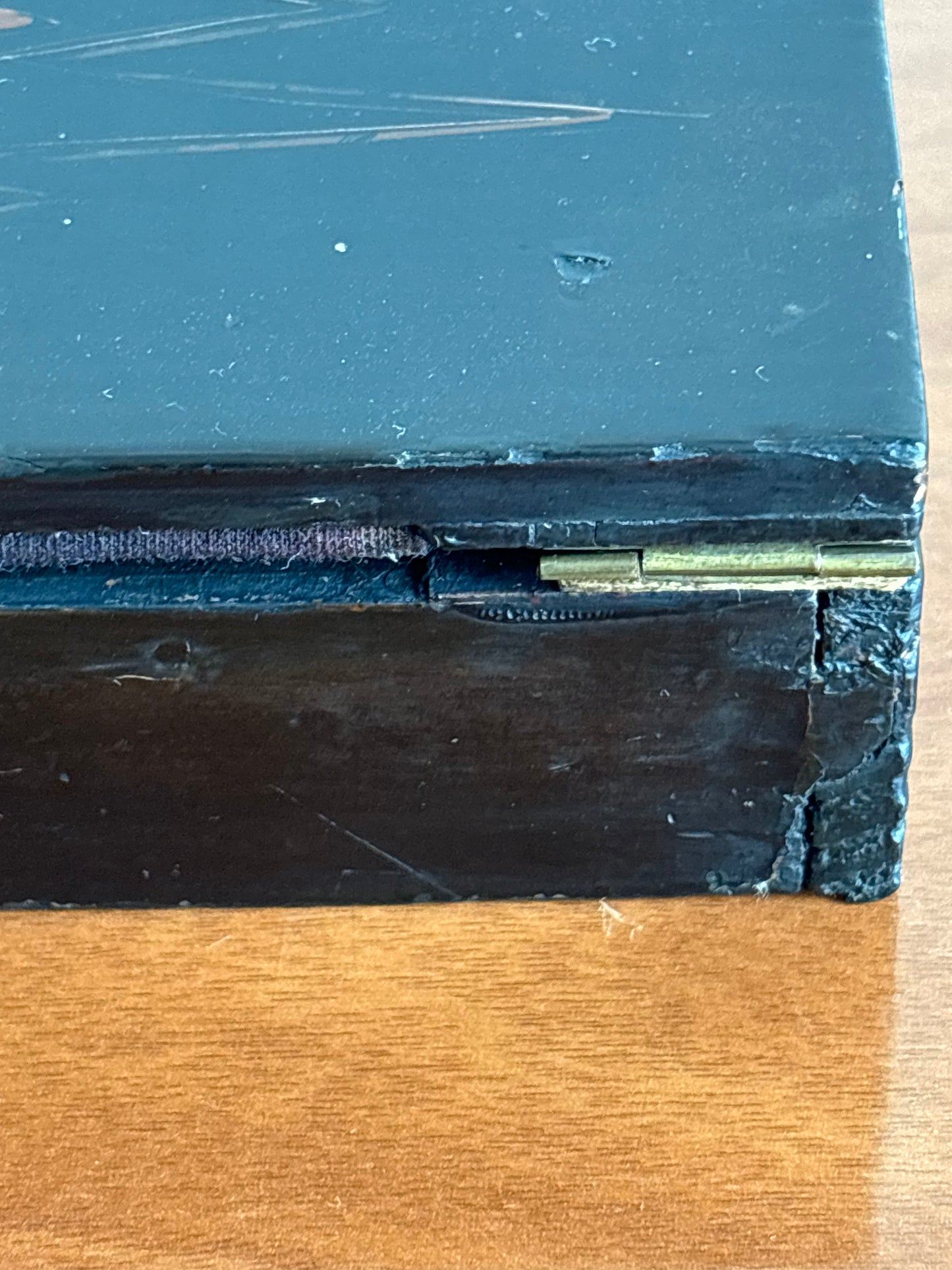 Scrittoio Portatile Asiatico Antico in Legno Laccato con Decorazioni Floreali e Uccelli | Writing Slope da Viaggio