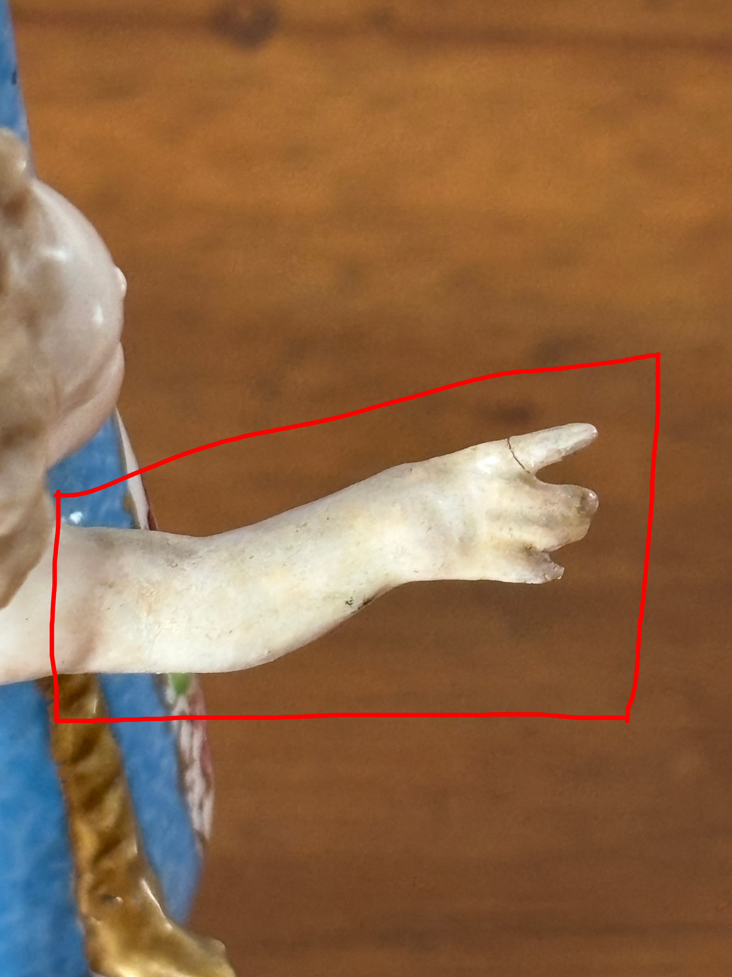 Statuetta a forma di vasetto con fiori marchiata Capodimonte