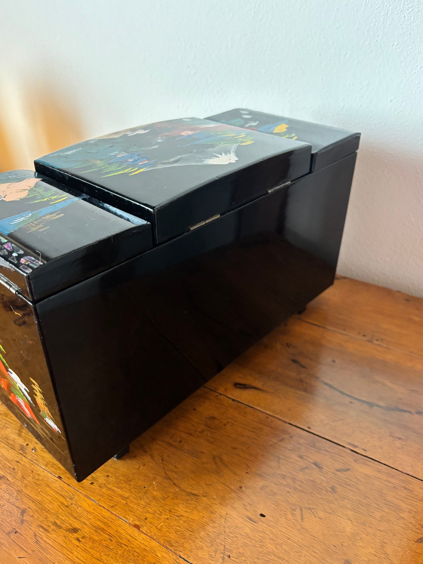 Carillon giapponese vintage con ballerina e luci