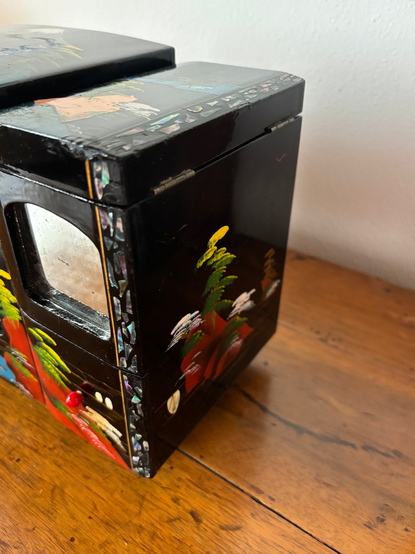 Carillon giapponese vintage con ballerina e luci