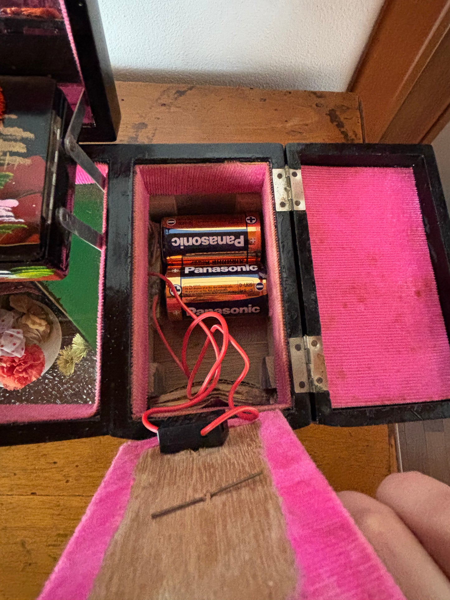 Carillon giapponese vintage con ballerina e luci