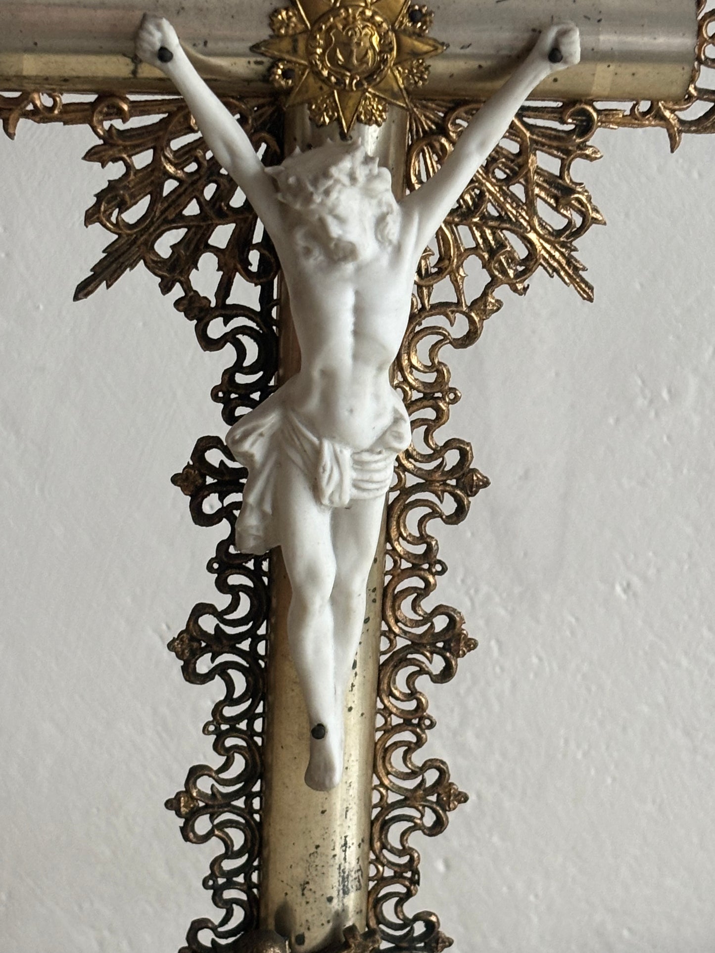 Antique Wooden Table Crucifix with Biscuit Ceramic Christ – Decorative and Devotional