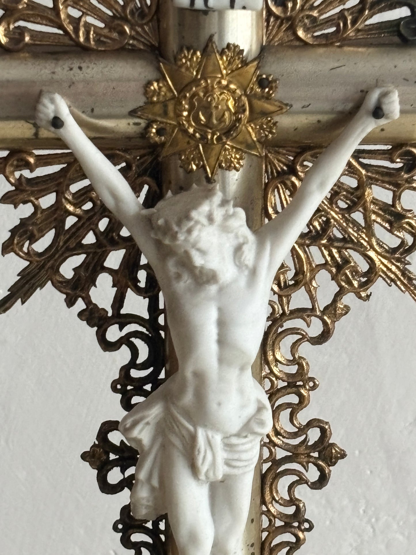 Antique Wooden Table Crucifix with Biscuit Ceramic Christ – Decorative and Devotional