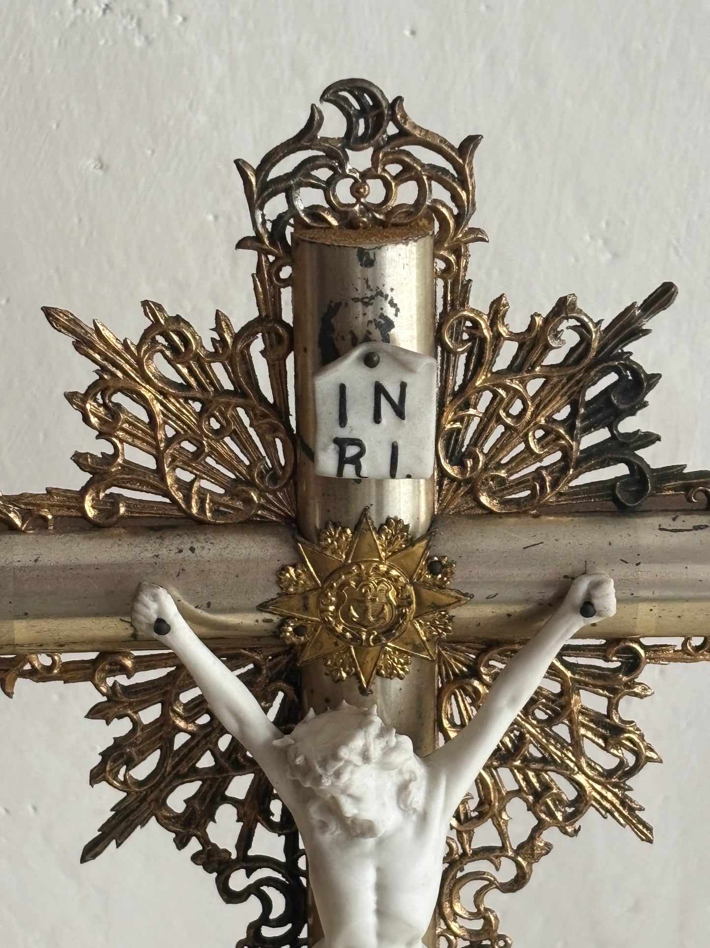 Antique Wooden Table Crucifix with Biscuit Ceramic Christ – Decorative and Devotional