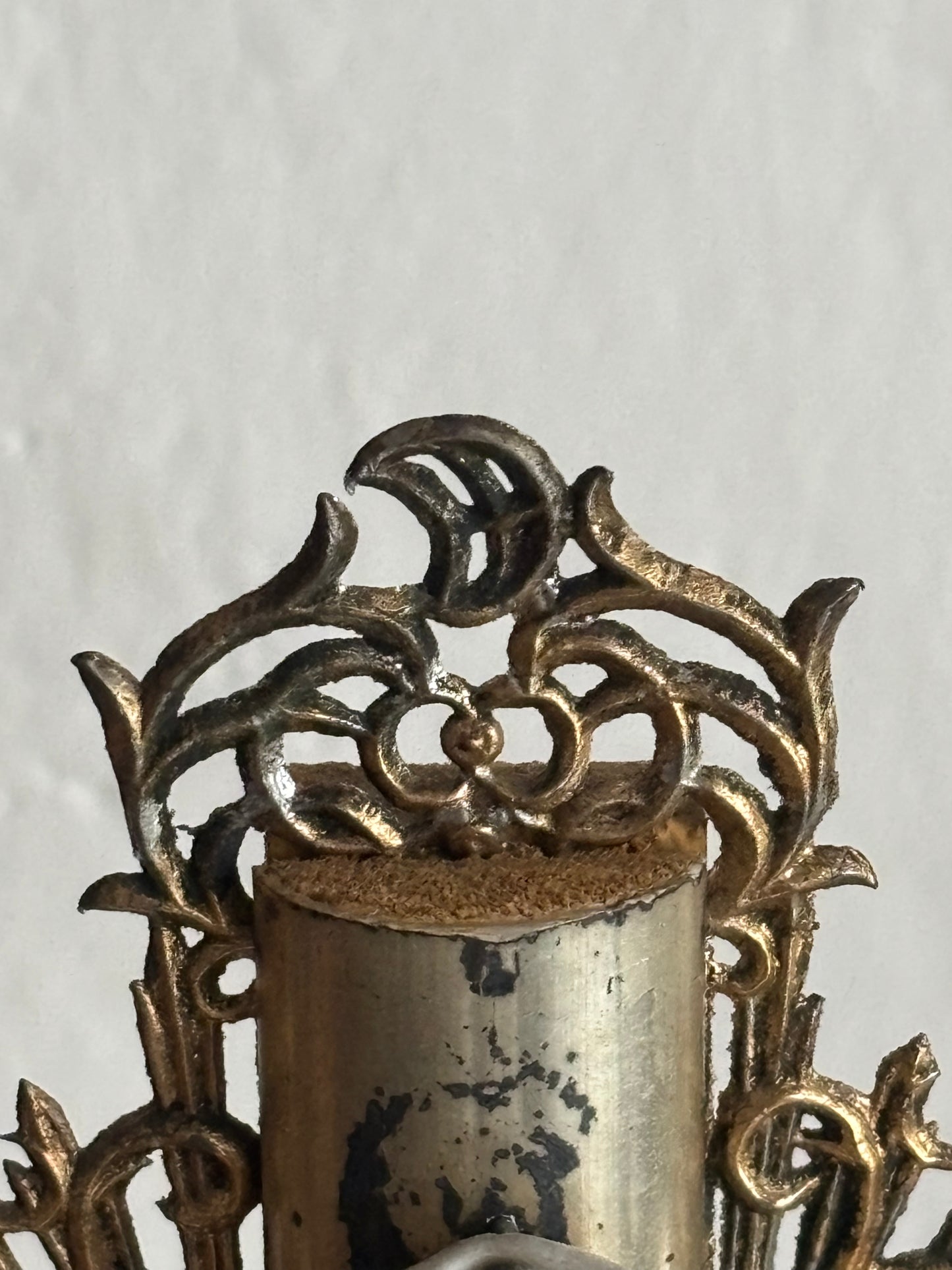 Antique Wooden Table Crucifix with Biscuit Ceramic Christ – Decorative and Devotional