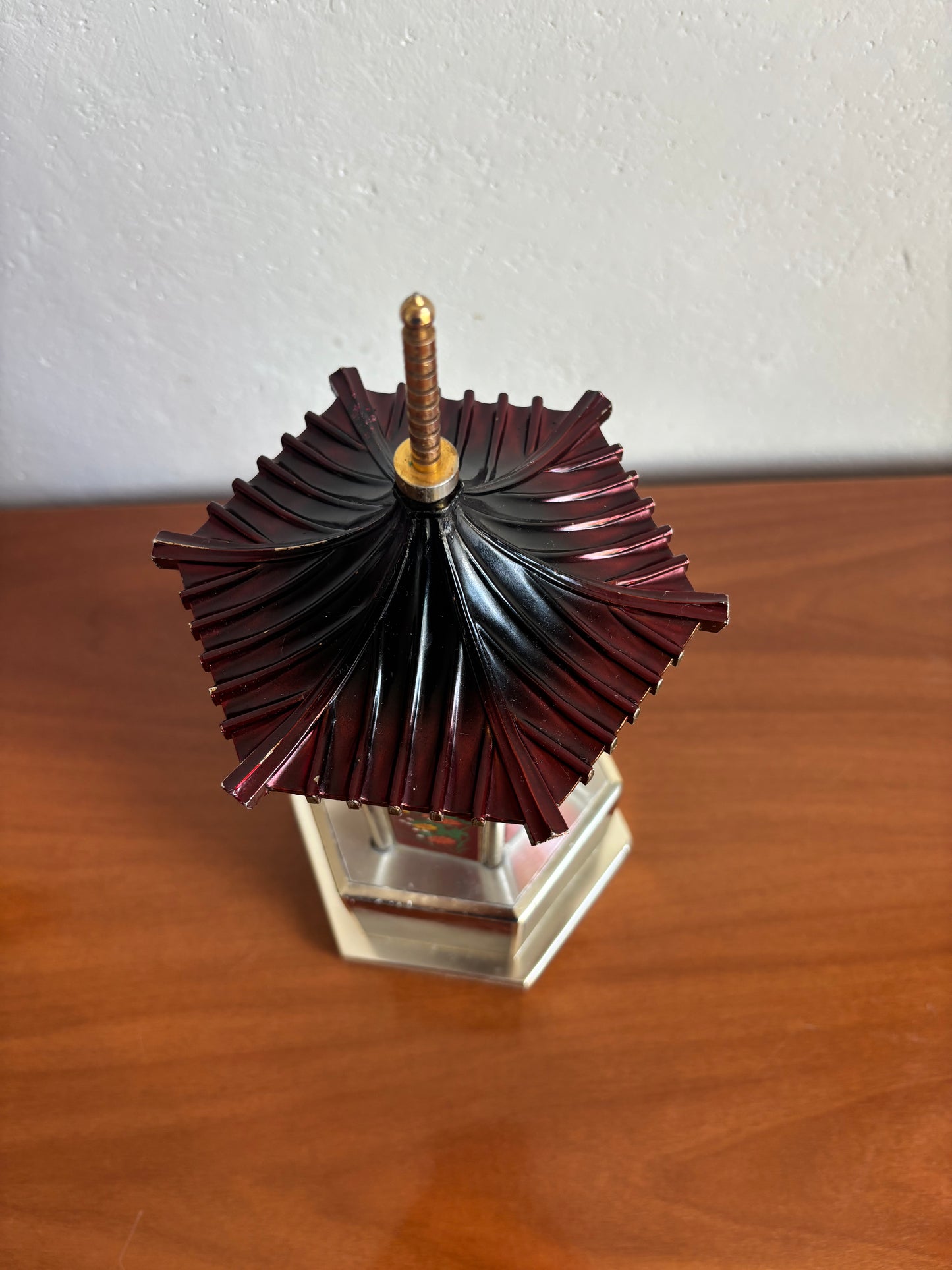 Portasigarette Vintage Musicale a Forma di Pagoda