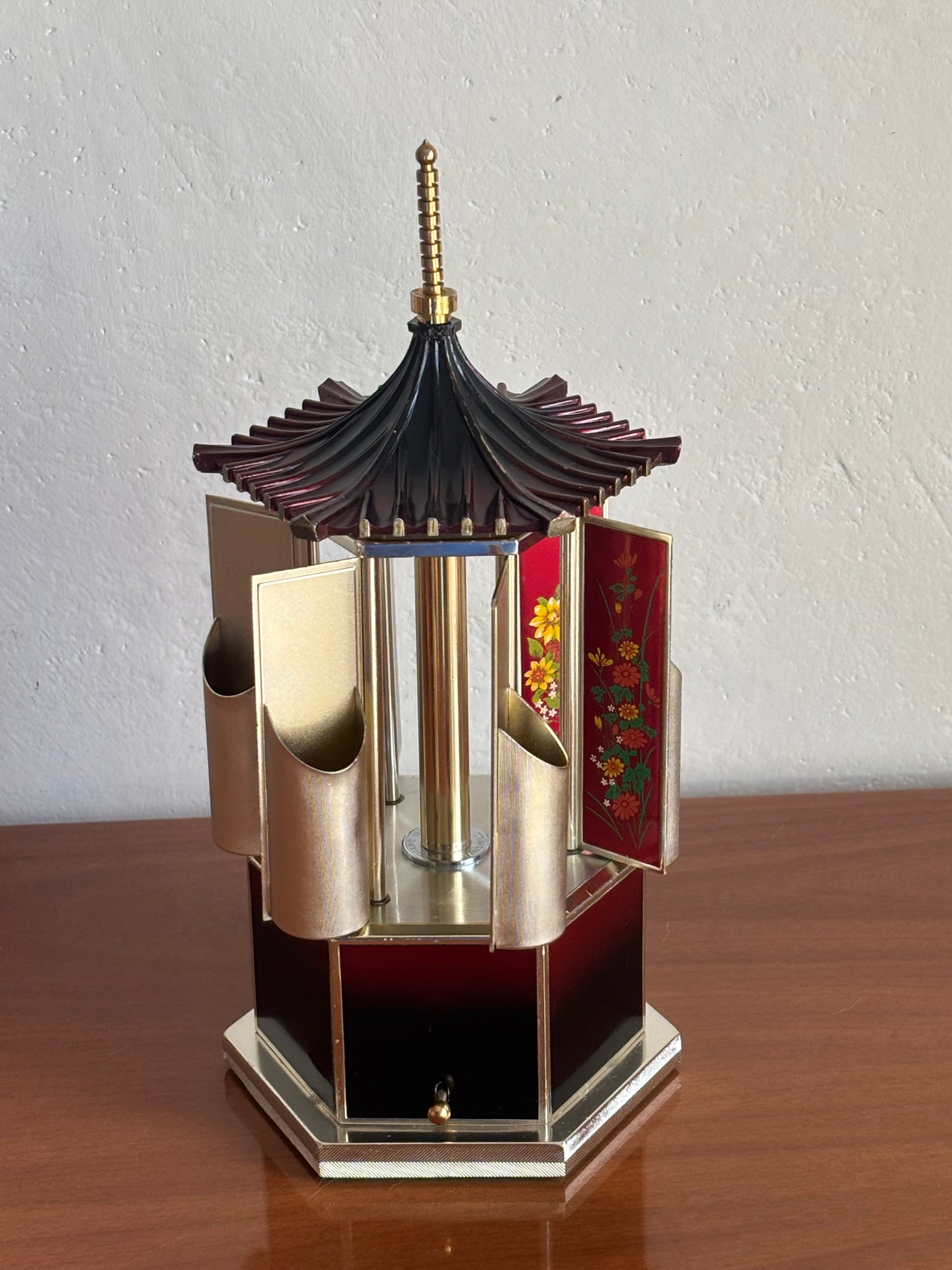 Portasigarette Vintage Musicale a Forma di Pagoda