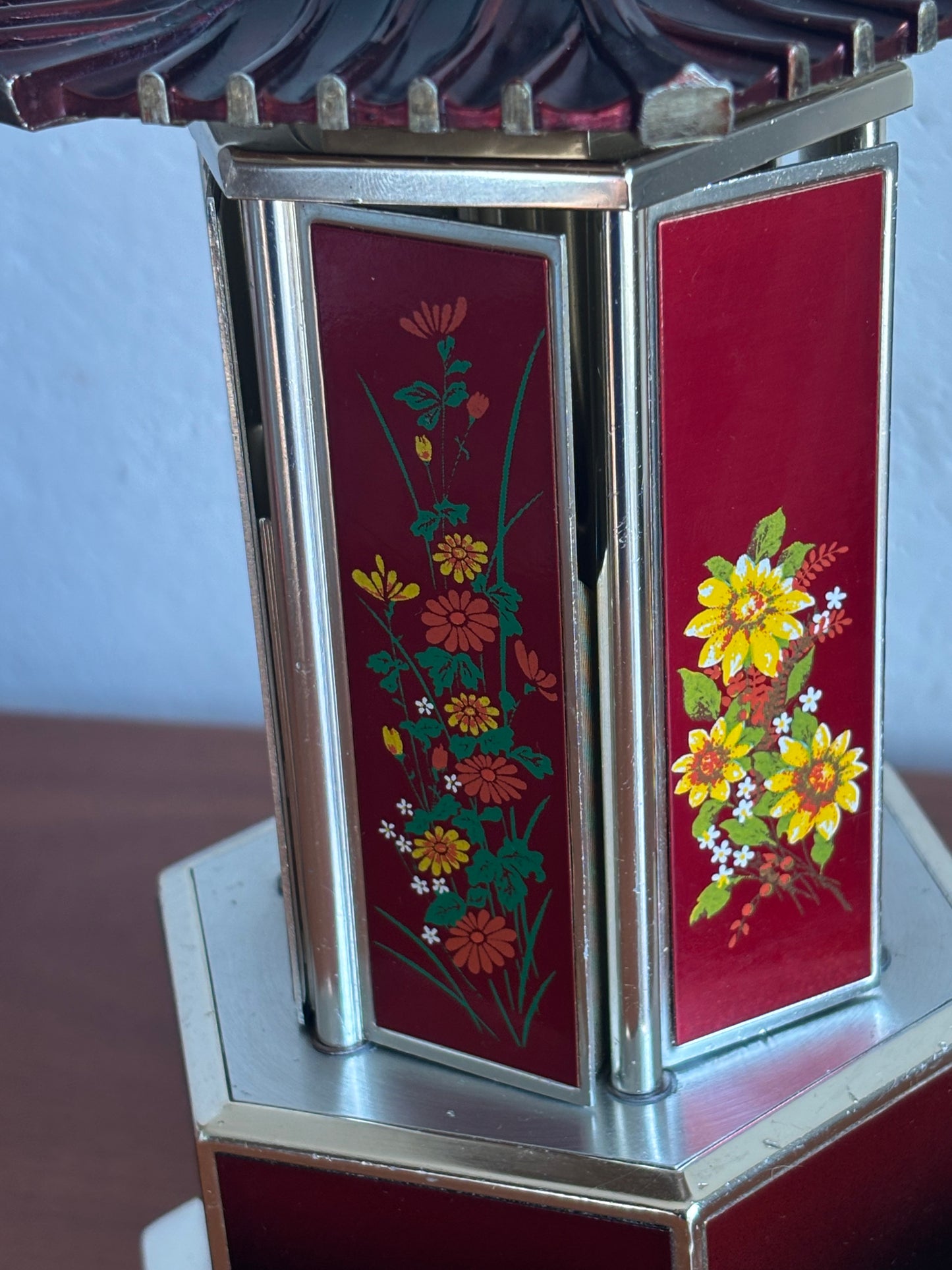 Portasigarette Vintage Musicale a Forma di Pagoda