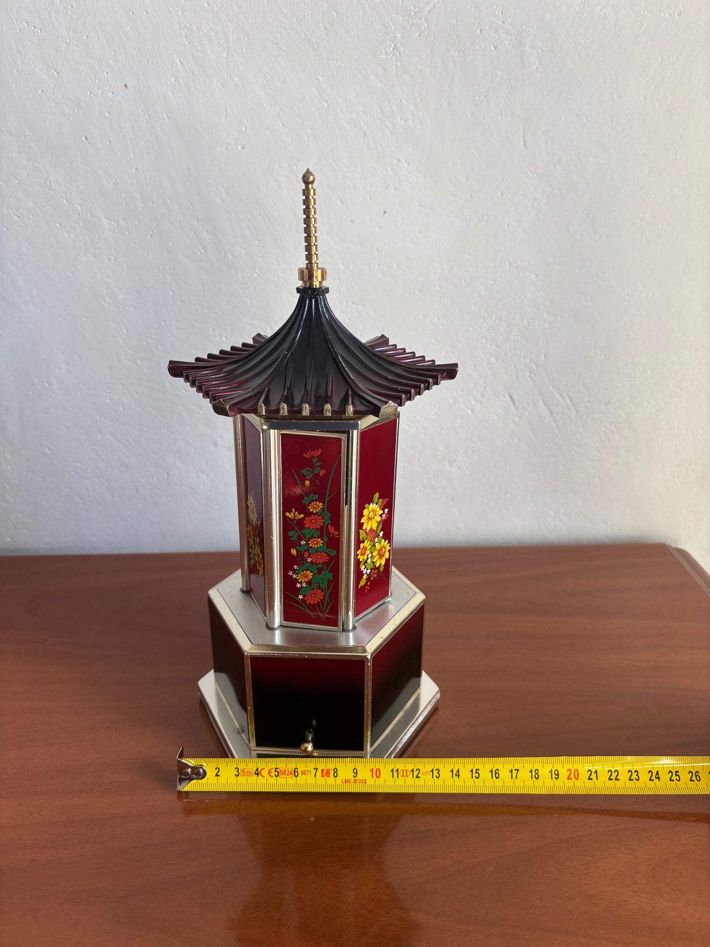 Portasigarette Vintage Musicale a Forma di Pagoda