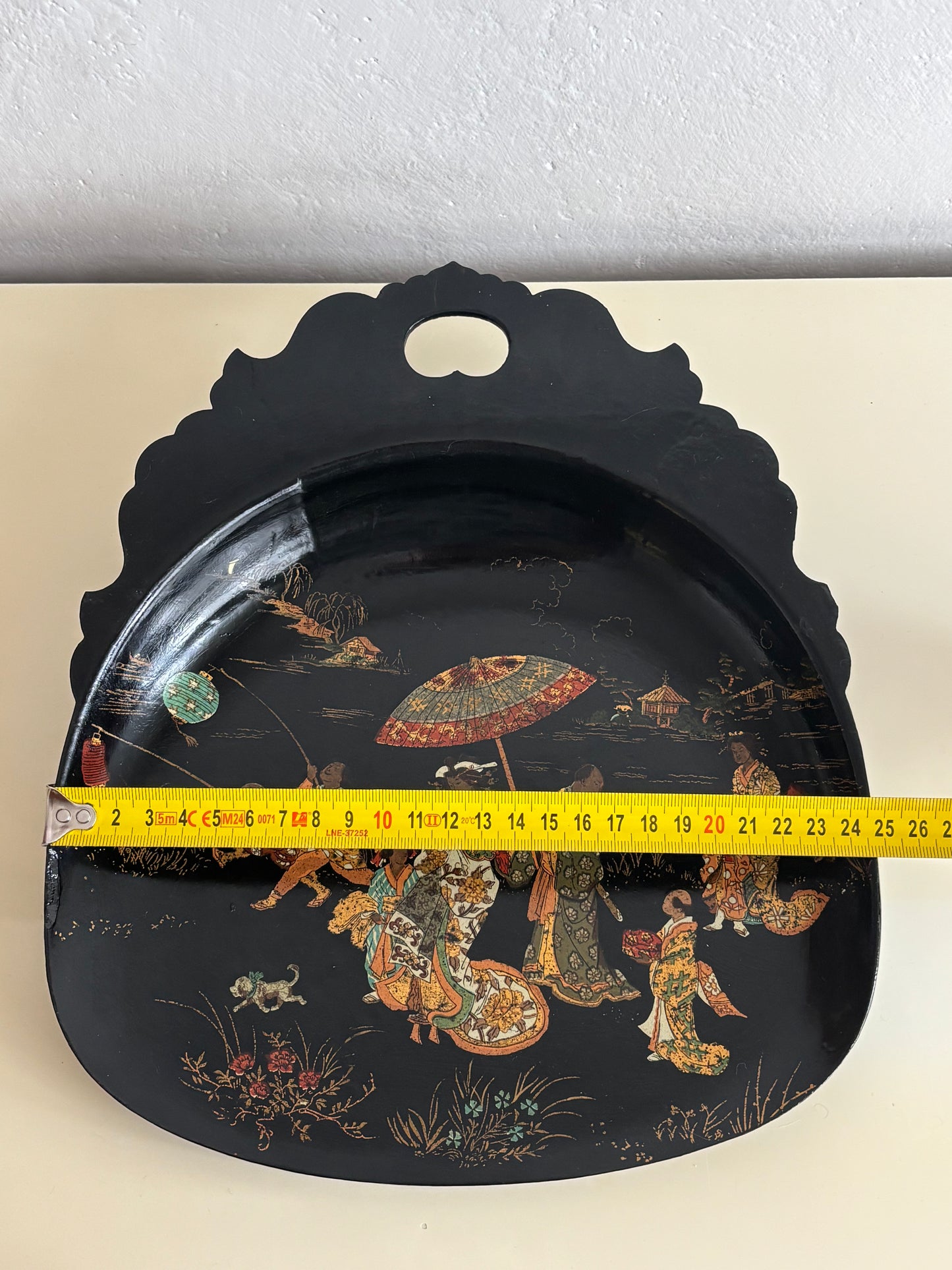 Raccogli briciole in stile giapponese laccato, periodo Napoleone III (seconda metà XIX secolo)