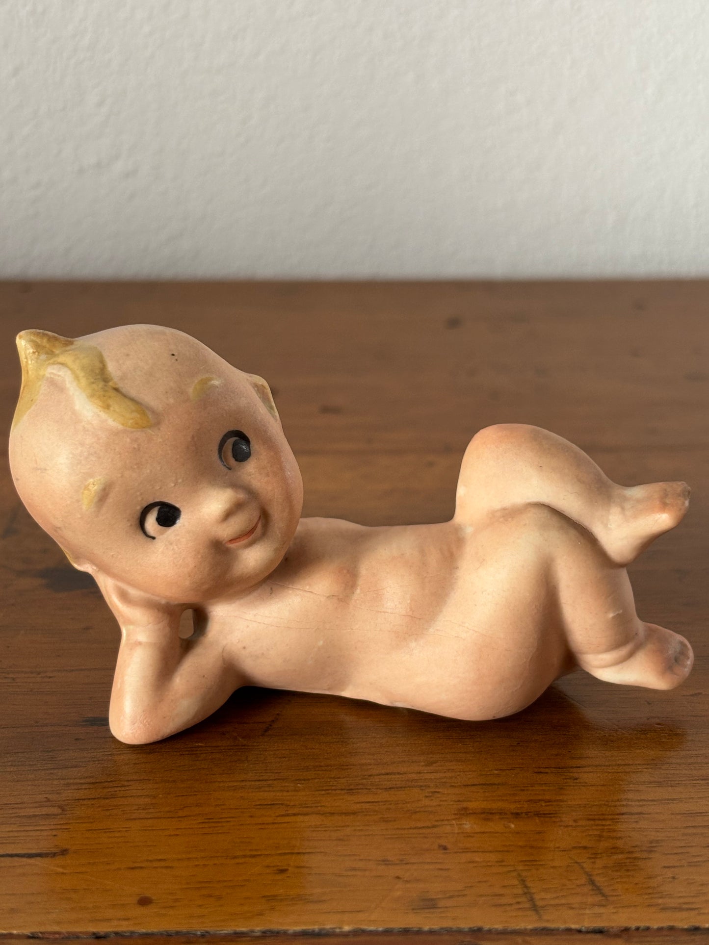 Statuetta Vintage Bambino Disteso  – Stile Rose O'Neill Kewpie