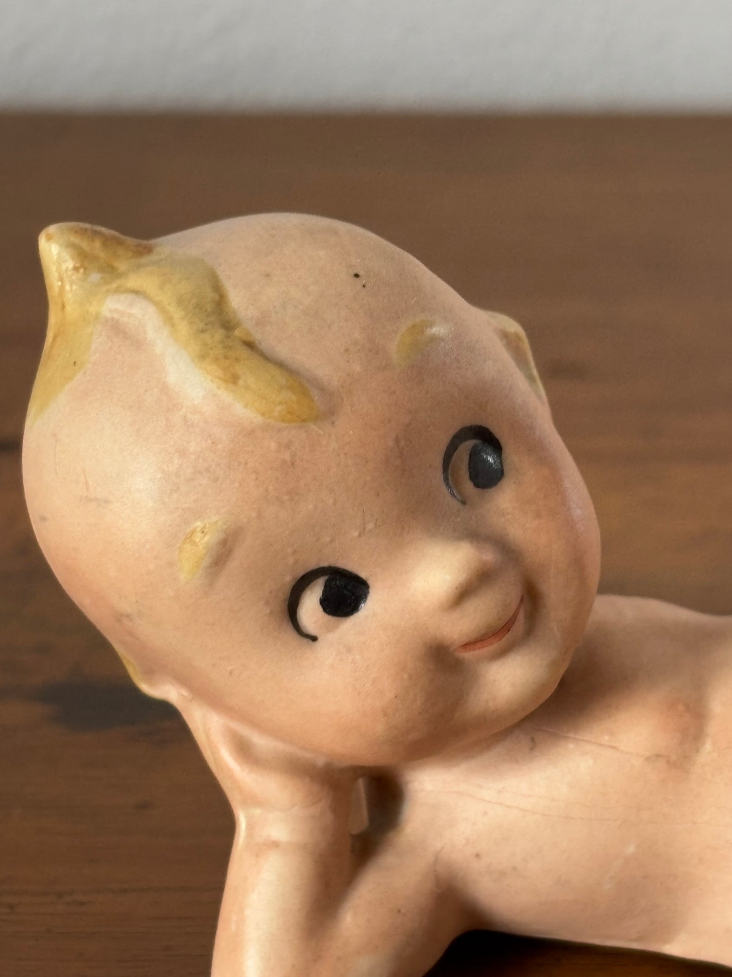 Statuetta Vintage Bambino Disteso  – Stile Rose O'Neill Kewpie