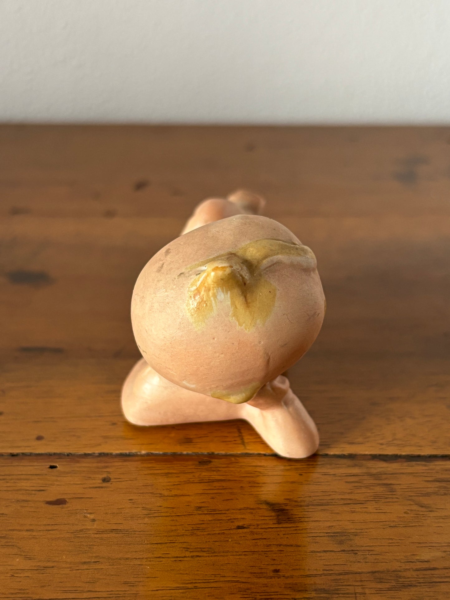 Statuetta Vintage Bambino Disteso  – Stile Rose O'Neill Kewpie