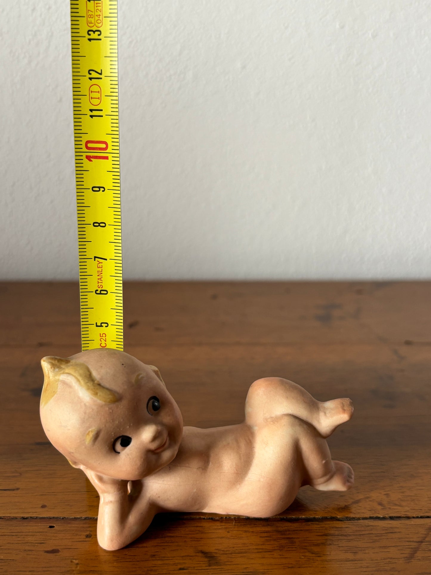 Statuetta Vintage Bambino Disteso  – Stile Rose O'Neill Kewpie