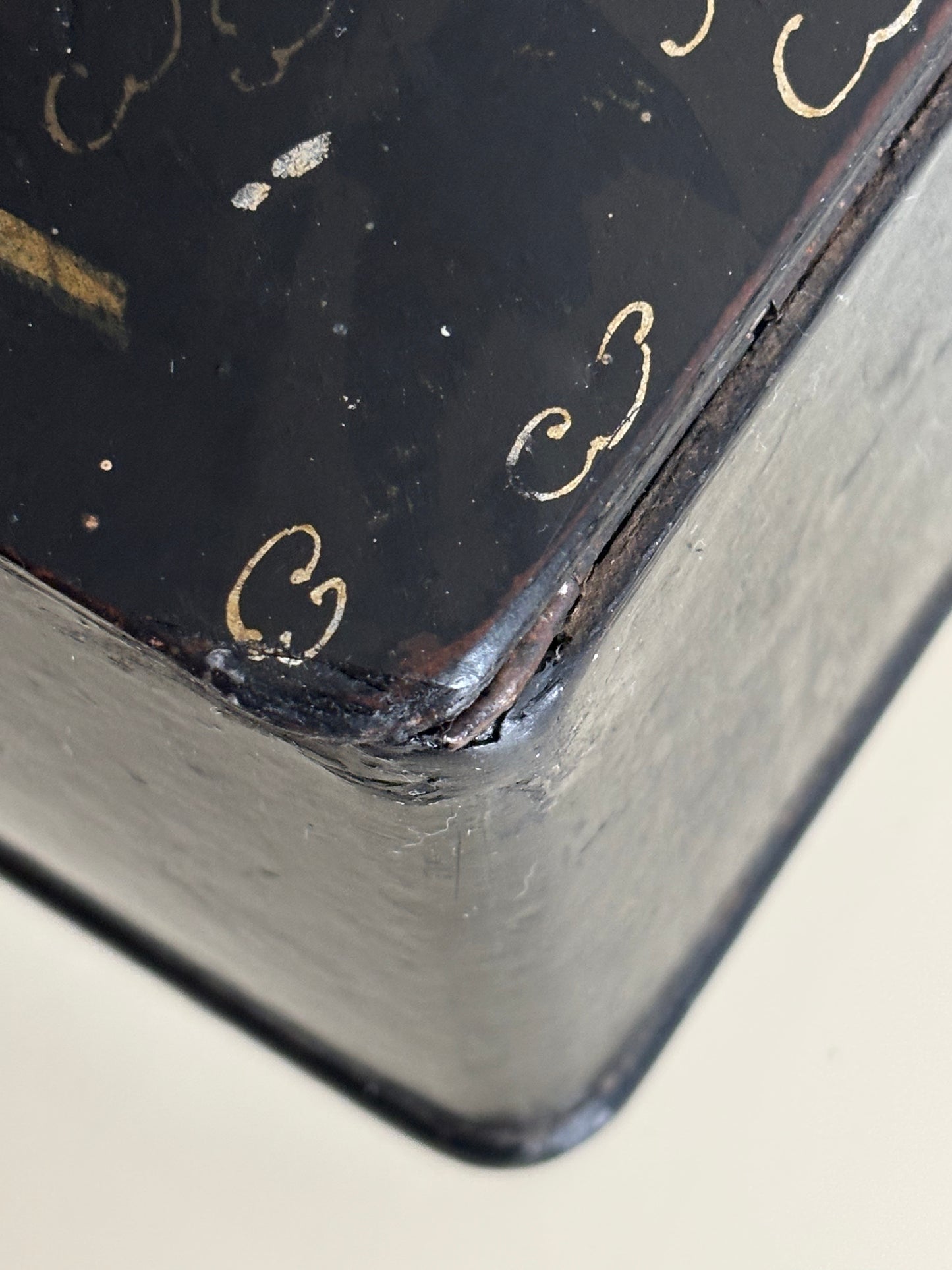 Japanisch inspirierte lackierte Dokumentenbox, Napoleon‑III‑Zeit (zweite Hälfte des 19. Jahrhunderts)