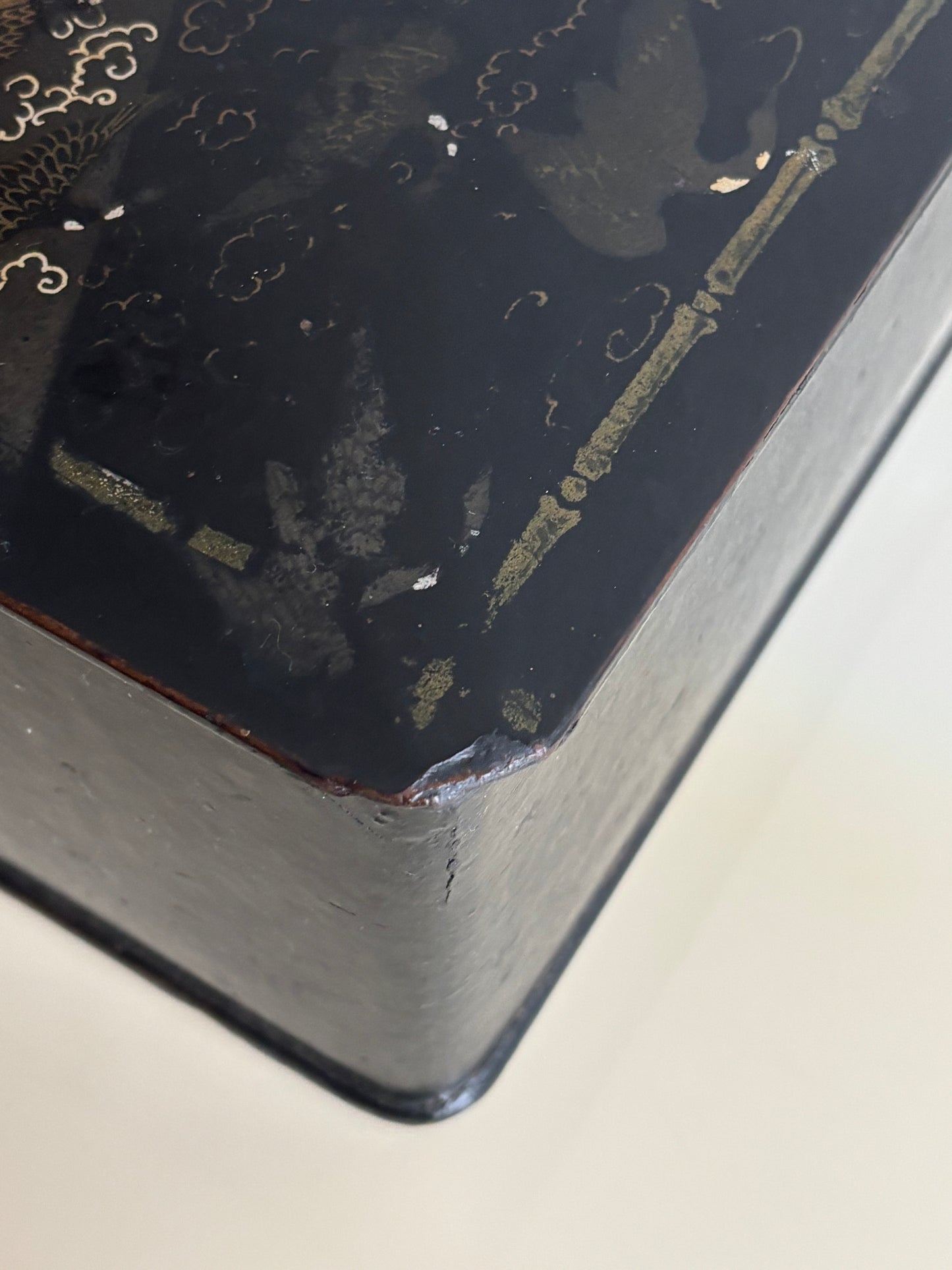 Japanisch inspirierte lackierte Dokumentenbox, Napoleon‑III‑Zeit (zweite Hälfte des 19. Jahrhunderts)