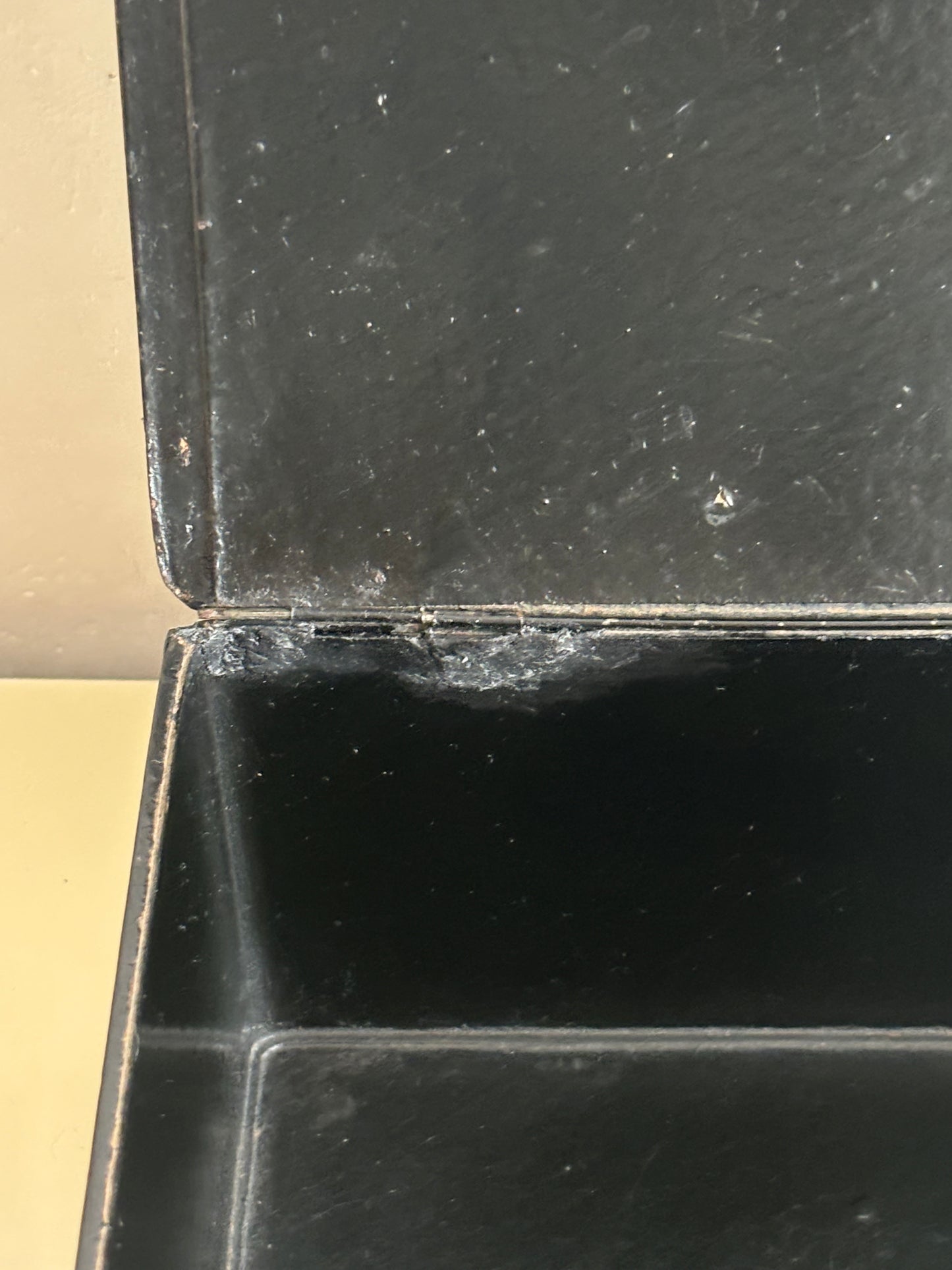 Japanisch inspirierte lackierte Dokumentenbox, Napoleon‑III‑Zeit (zweite Hälfte des 19. Jahrhunderts)